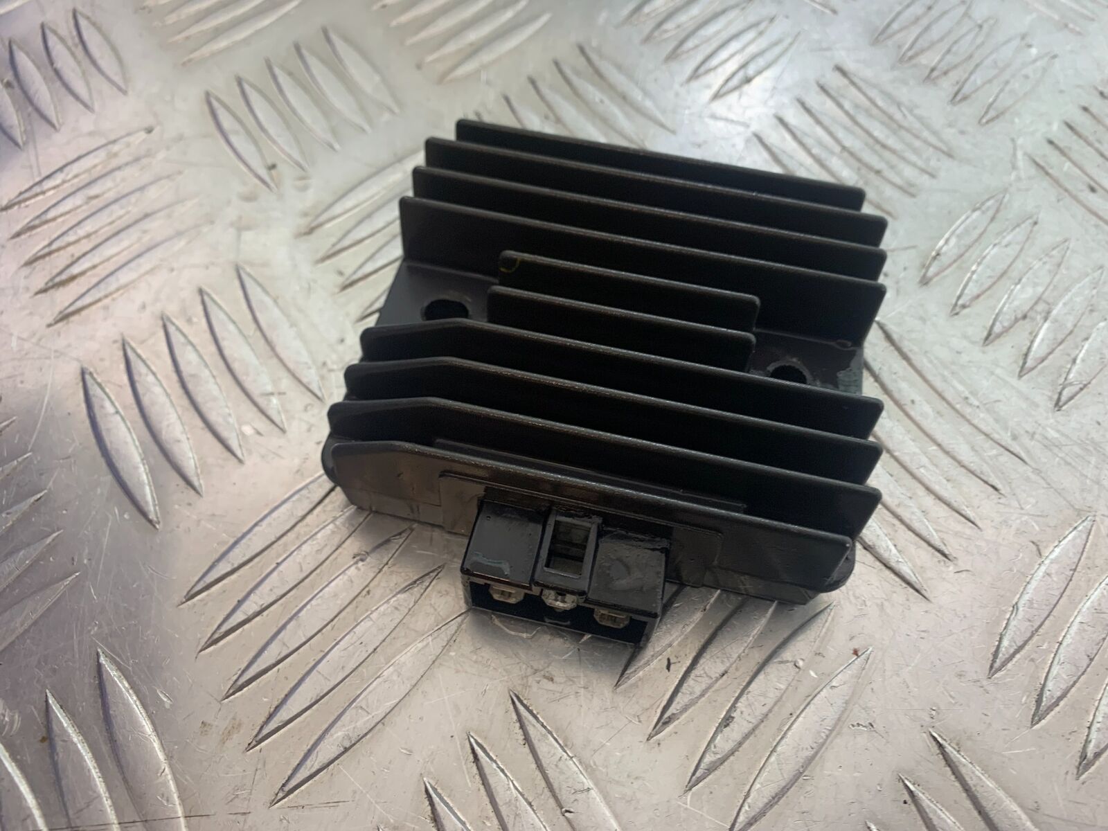 YAMAHA XJ6 XJ6-S REGULATOR  YEAR 2009-2015  (CMB1070)