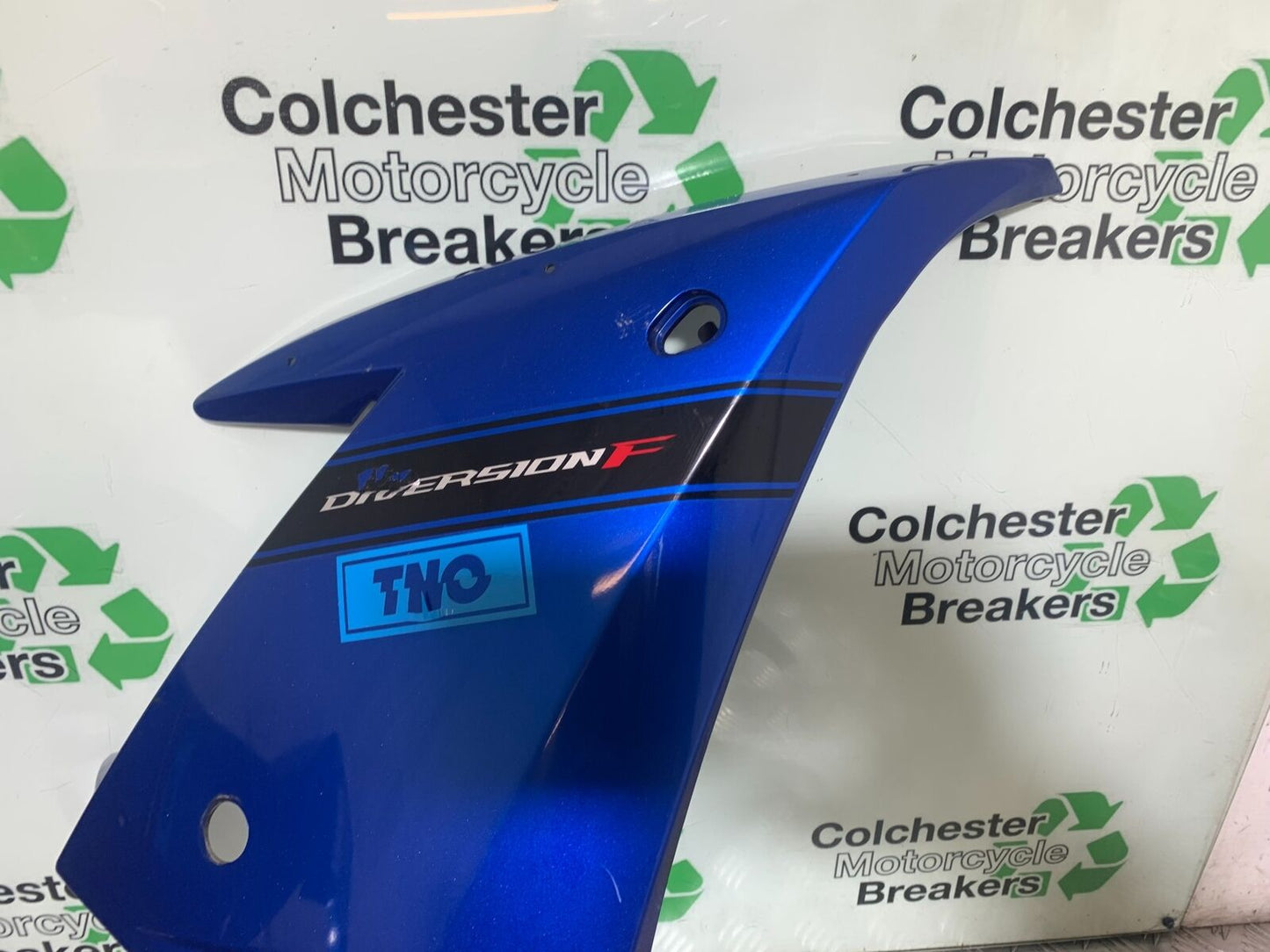 YAMAHA XJ6 XJ6-S RIGHT FAIRING PANEL  YEAR 2009-2015  (CMB1070)