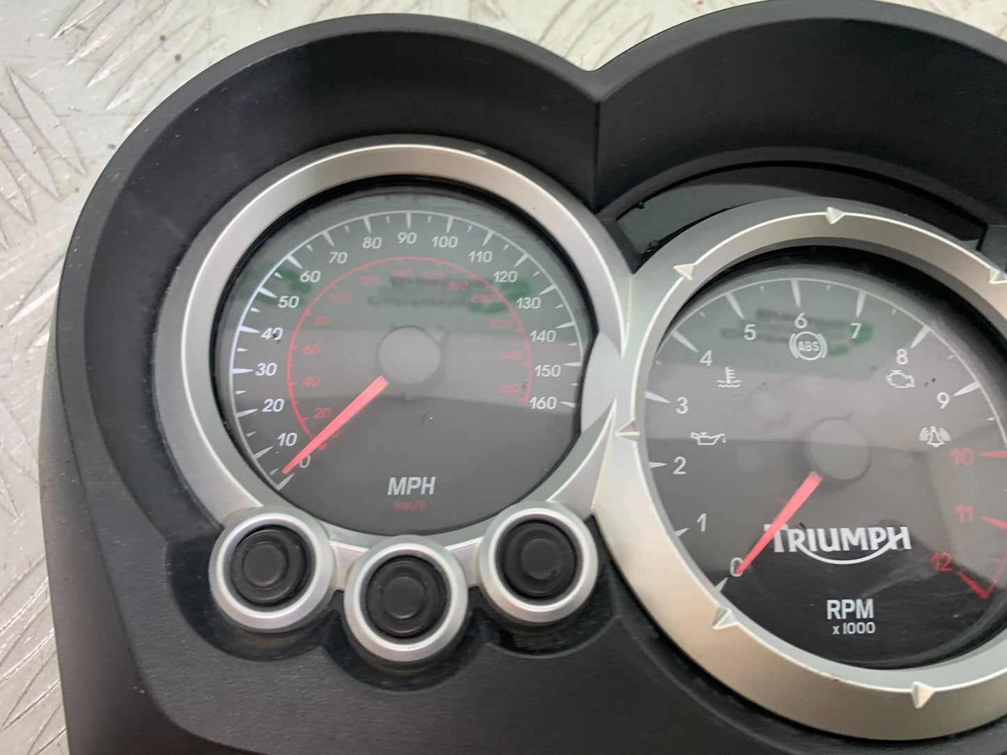 TRIUMPH 1050 SPRINT GT CLOCKS SPEEDO DASH YEAR 2010-2016 (CMB1250)