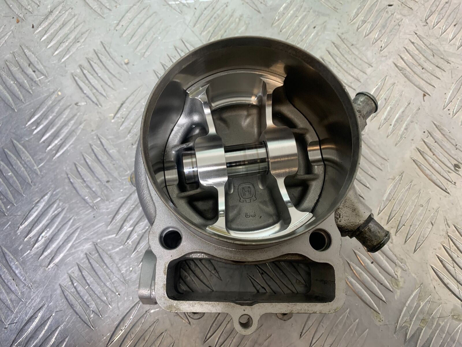 HUSQVARNA TE630 TE 630 BARREL AND PISTON  YEAR 2010-11 (CMB1120)