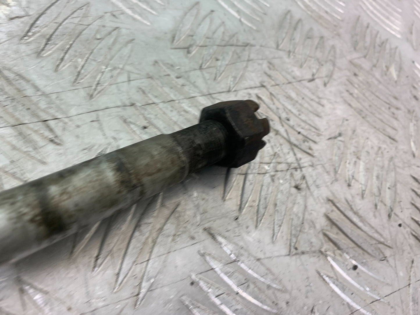 KAWASAKI ER6 F ER6F REAR WHEEL SPINDLE  YEAR 2005-2008 (CMB1277)