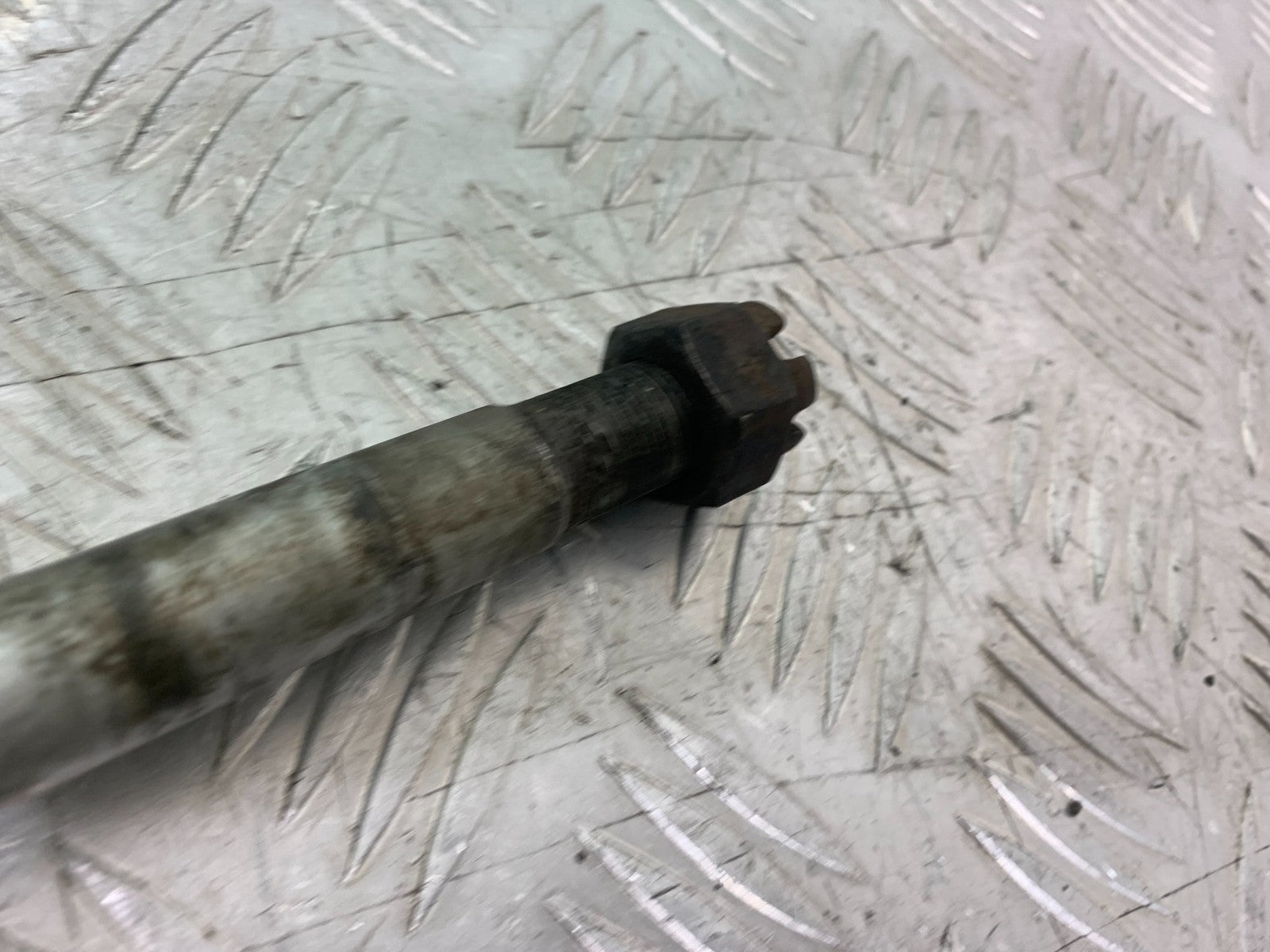 KAWASAKI ER6 F ER6F REAR WHEEL SPINDLE  YEAR 2005-2008 (CMB1277)