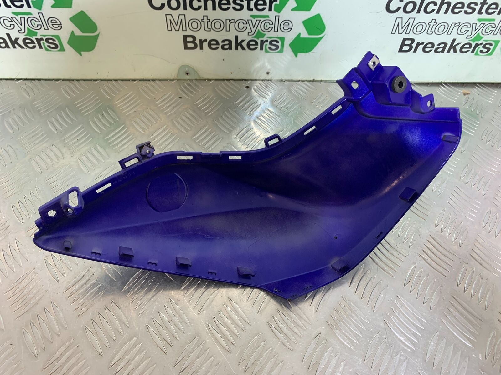 YAMAHA MT 125 MT125 LEFT TANK PANEL   YEAR 2021-2024 ABS (CMB1010)