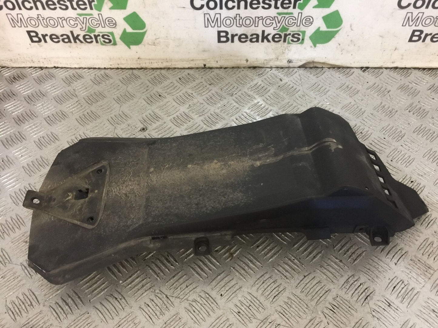 APRILIA TUONO 1000 V4R UNDERTRAY YEAR 2011-13  (STOCK 746)