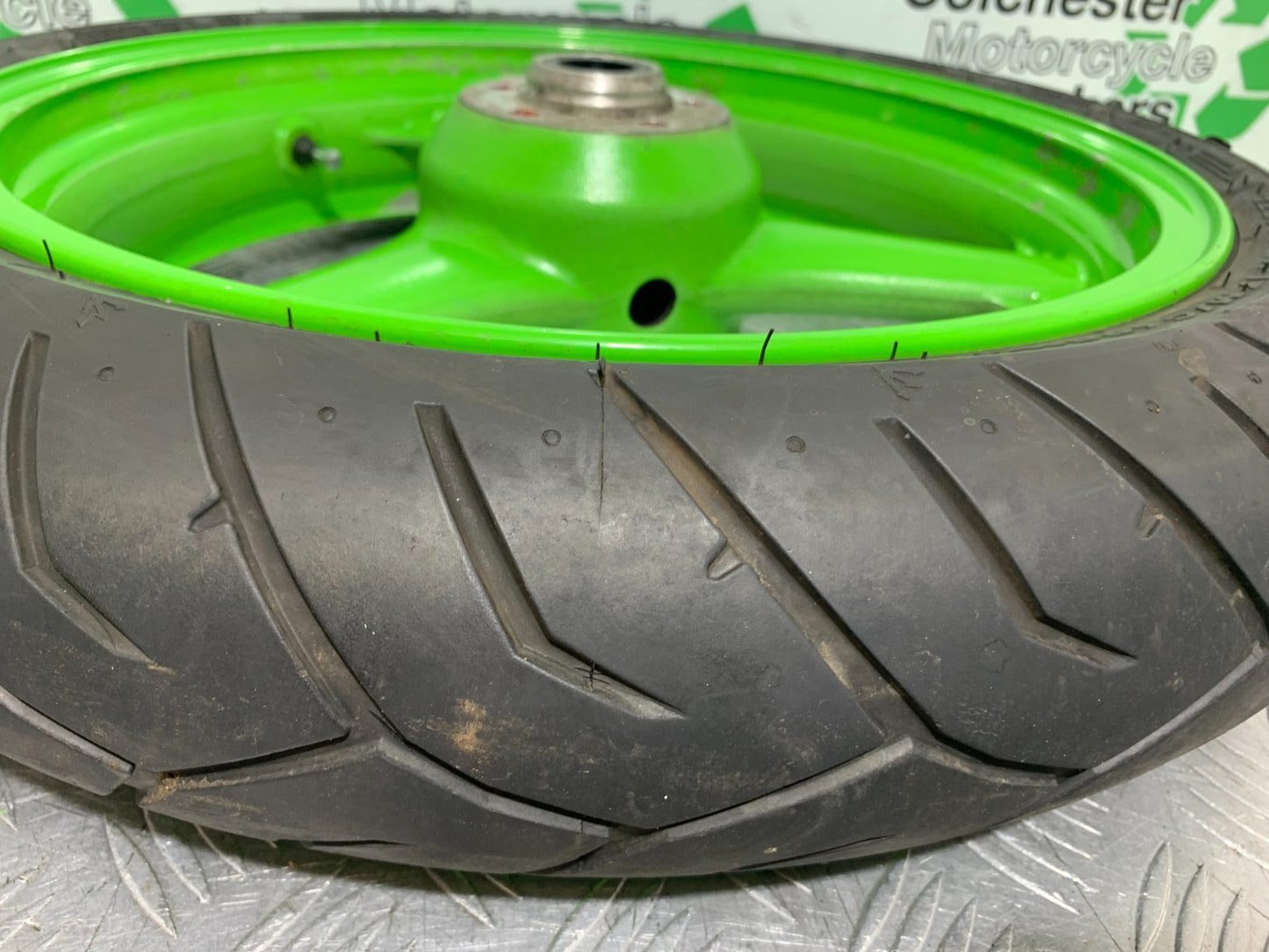 KAWASAKI ZX9R ZX9 R FRONT WHEEL  YEAR 1998-1999 (CMB1329)