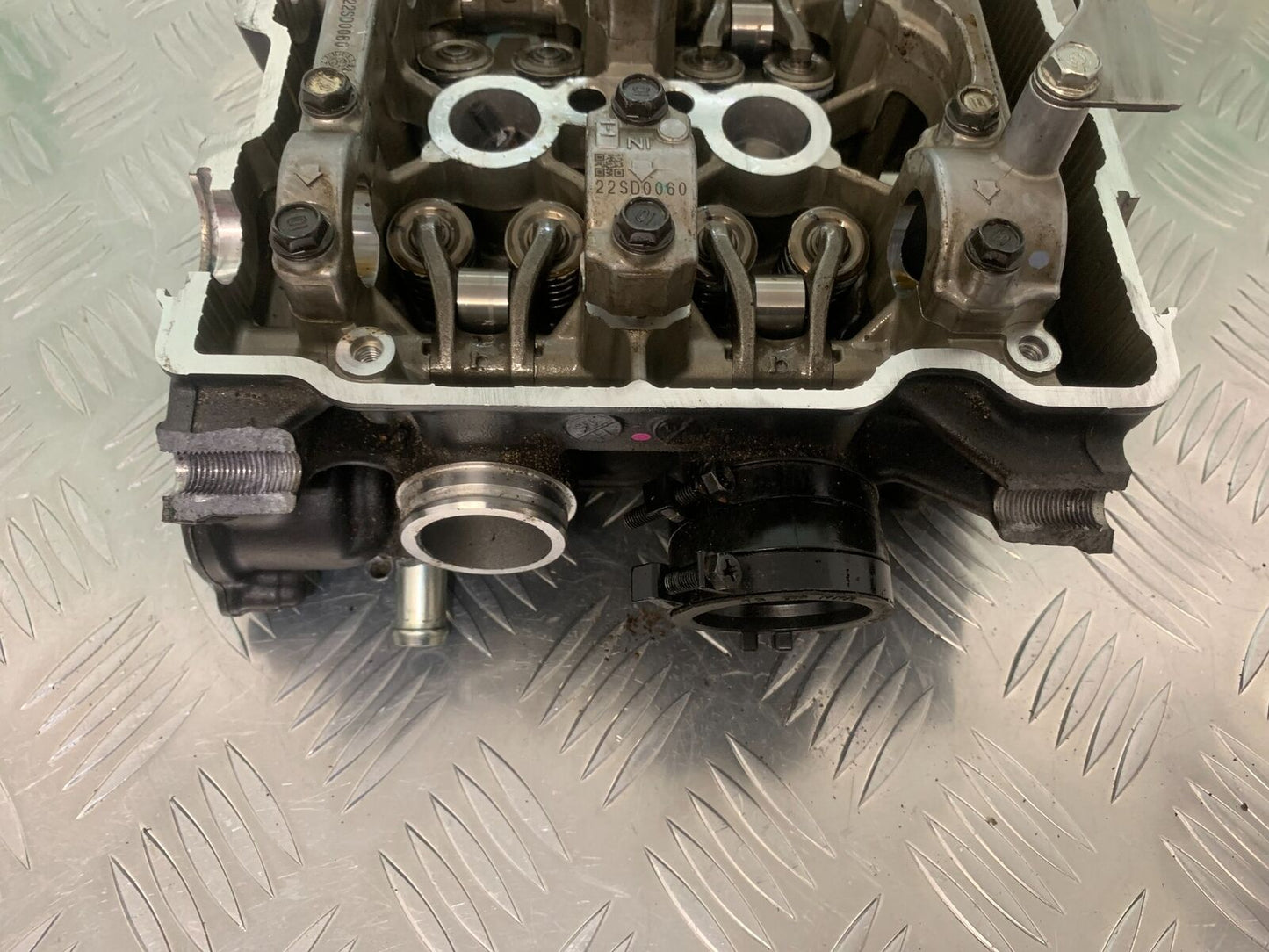 HONDA CB500 f CB500F CYLINDER HEAD  YEAR 2022 (STOCK 951)