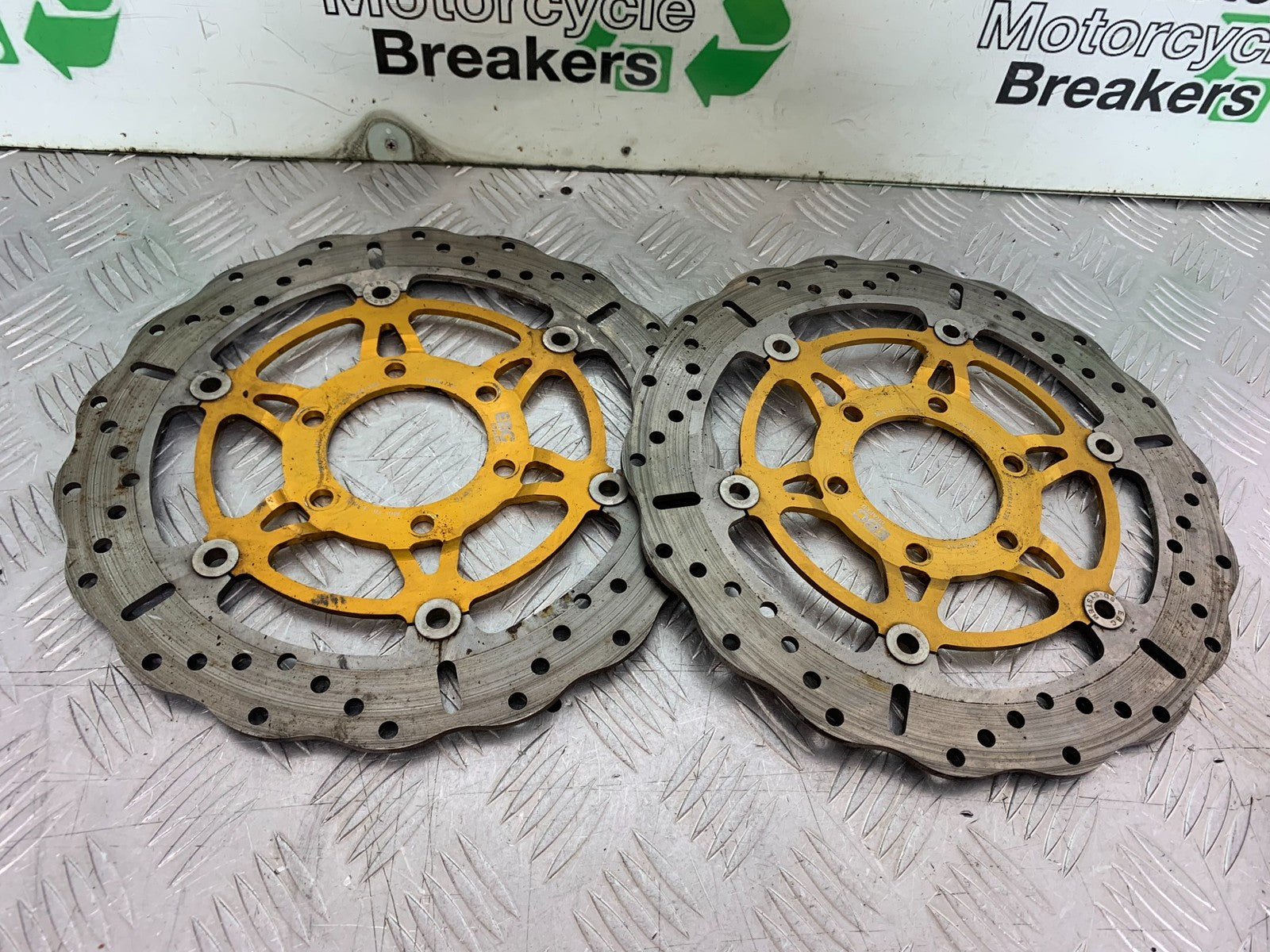 TRIUMPH 955i SPRINT ST FRONT BRAKE DISCS  YEAR 1999-04 (CMB1230)