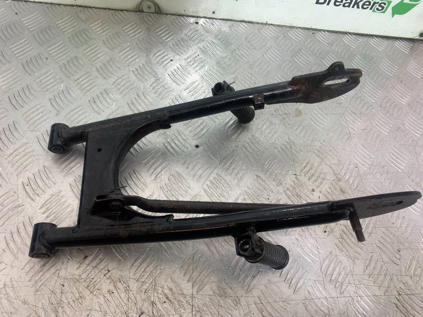 SUZUKI GP100 GP 100 SWINGARM  YEAR 1978-1988 (CMB1259)