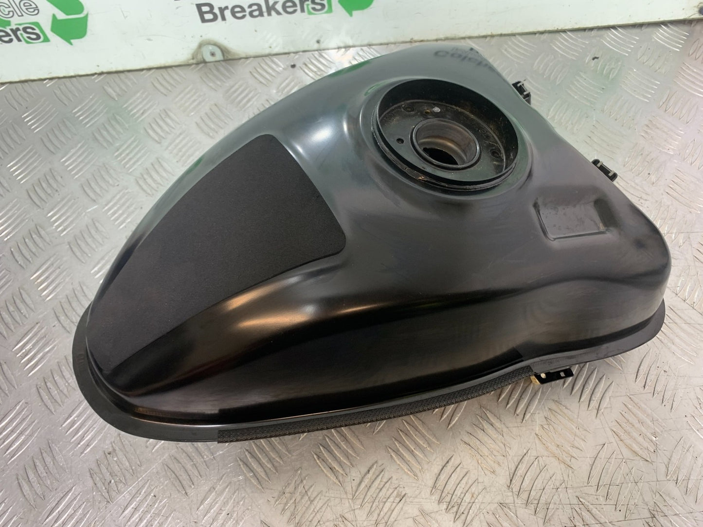 TRIUMPH TRIDENT 660 PETROL TANK  YEAR 2021-2024 (CMB1295)