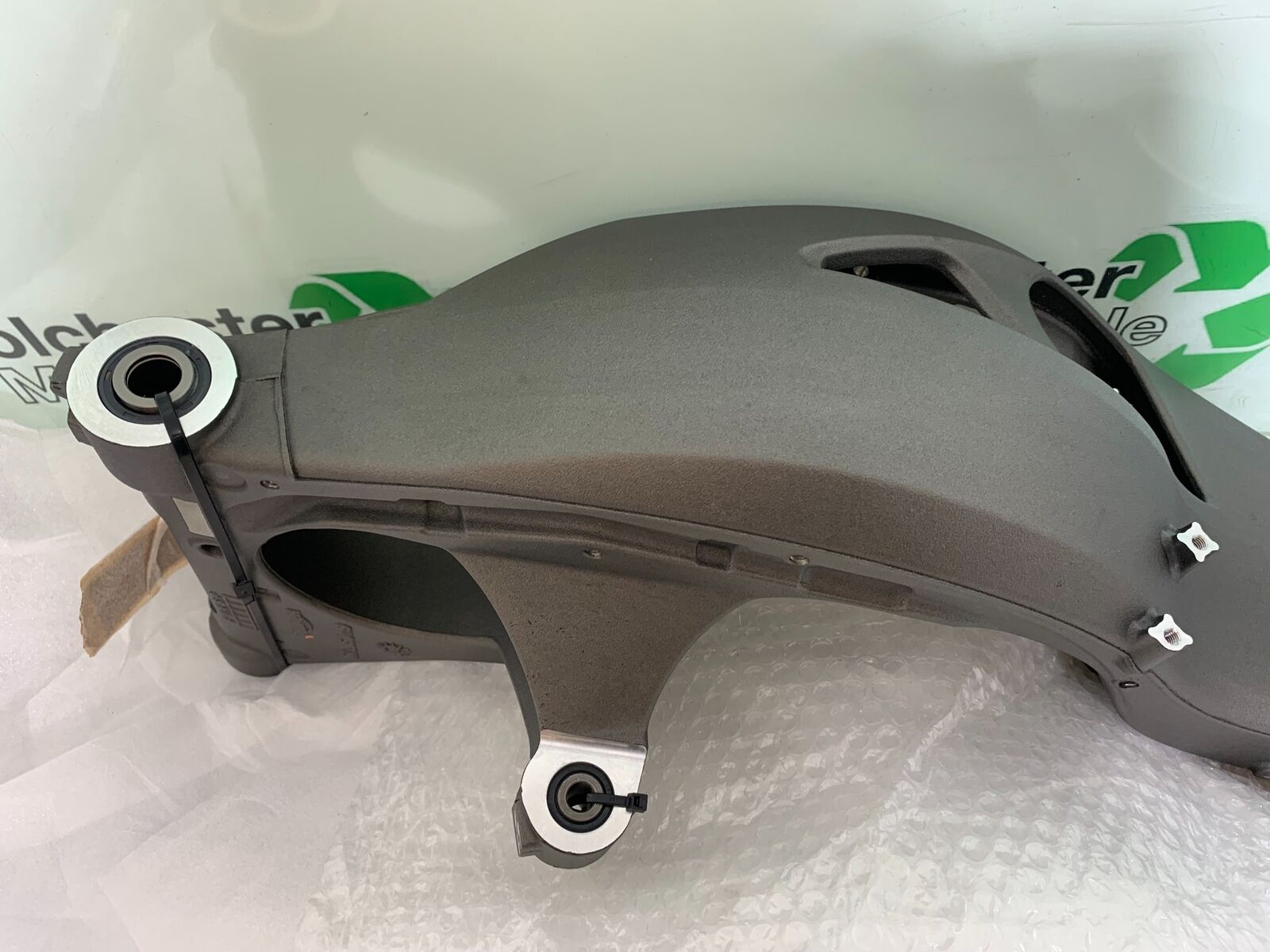 TRIUMPH 1050 SPEED TRIPLE RS SWINGARM YEAR 2018-2020 (CMB1029)