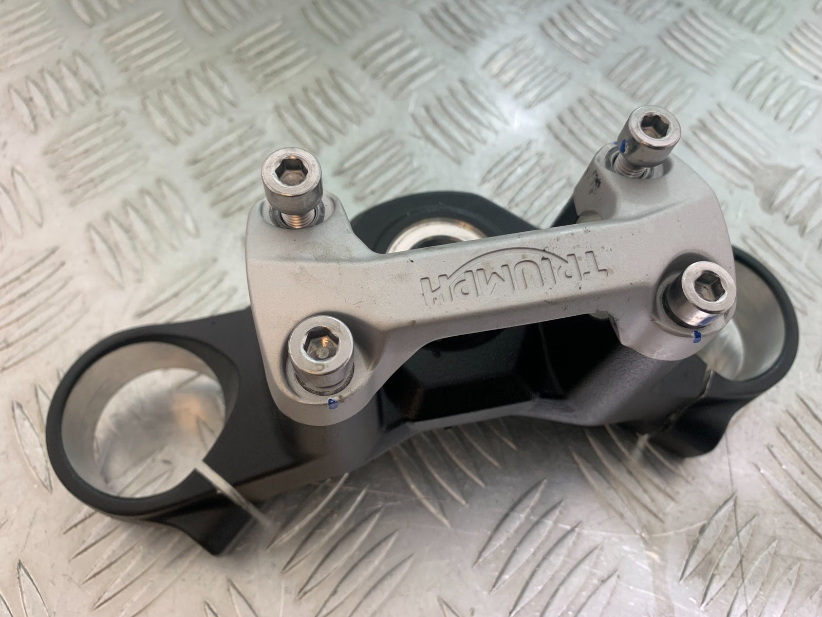 TRIUMPH TRIDENT 660 TOP YOKE  YEAR 2021-2024 (CMB1148)