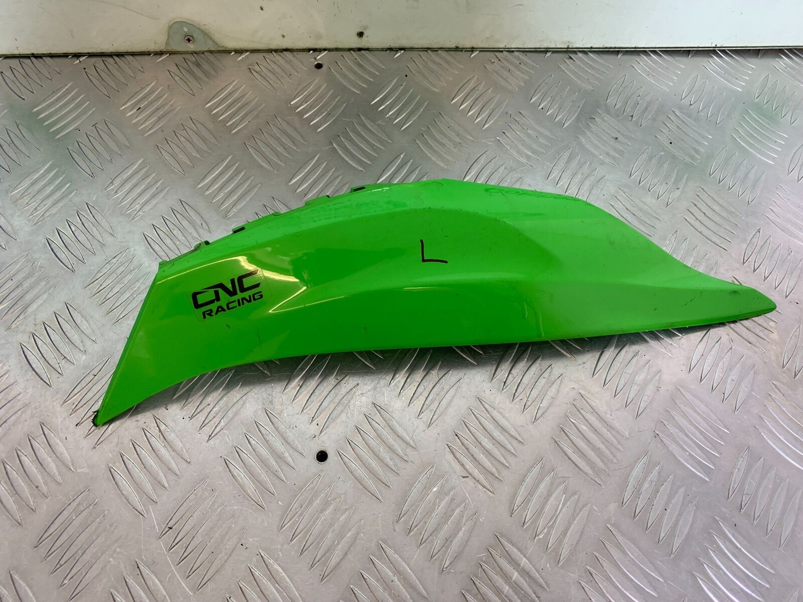 KAWASAKI ZX10R ZX 10R LEFT SEAT PANEL  YEAR 2016-2020 (CMB1015)