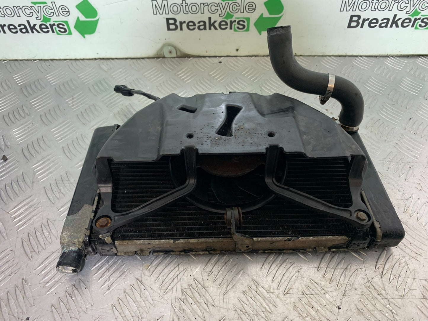 HONDA CBF600 CBF 600 RADIATOR AND FAN YEAR 2004 -07 (CMB1247)