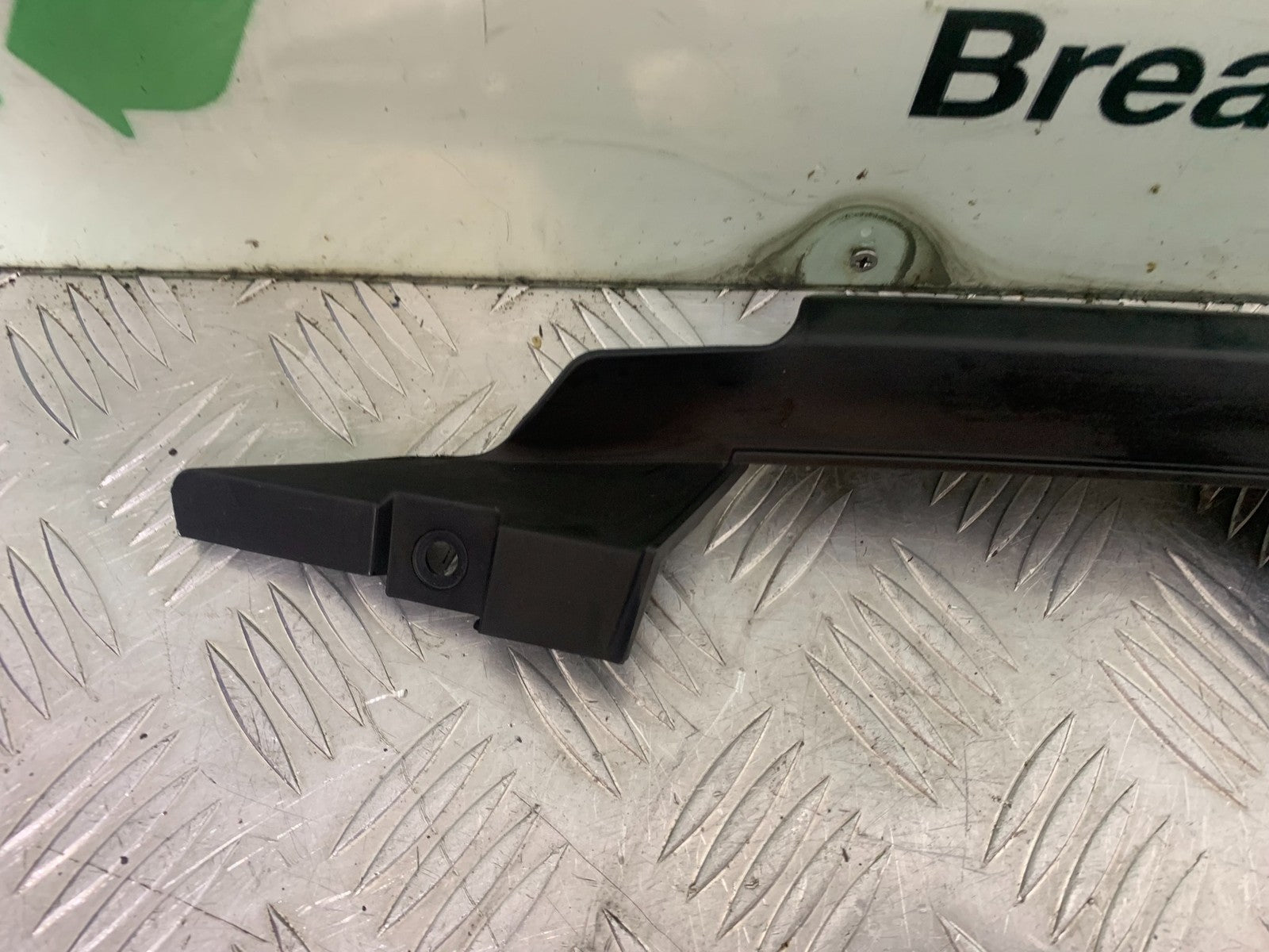 APRILIA 650 PAGASO STRADA CHAIN GUARD    YEAR 2005-2010 (CMB1260)