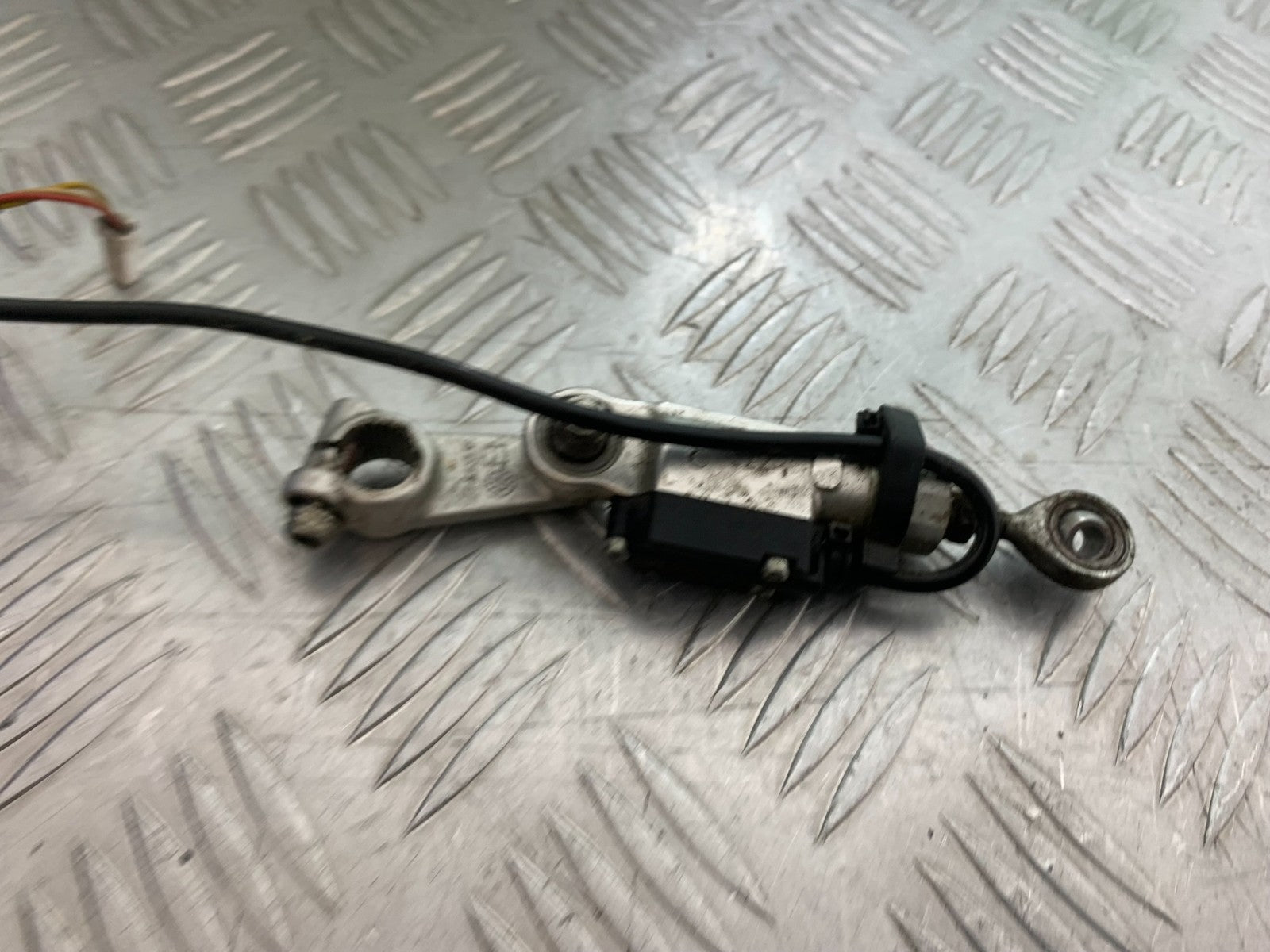 DUCATI 937 MONSTER QUICK SHIFTER    YEAR 2021-2024 (CMB1270)
