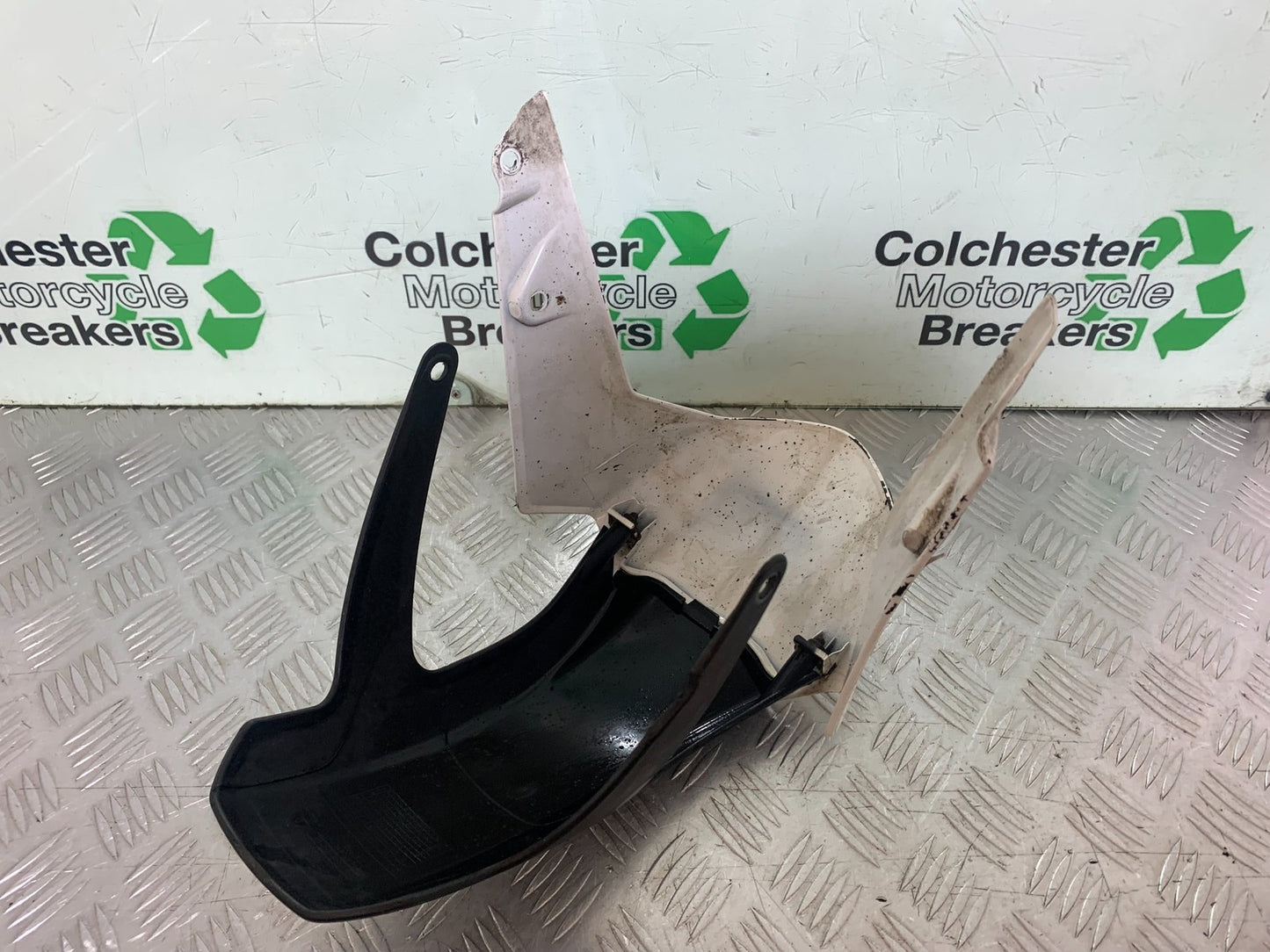 KTM DUKE 125 FRONT MUDGUARD  YEAR 2017-2022 (CMB1222)