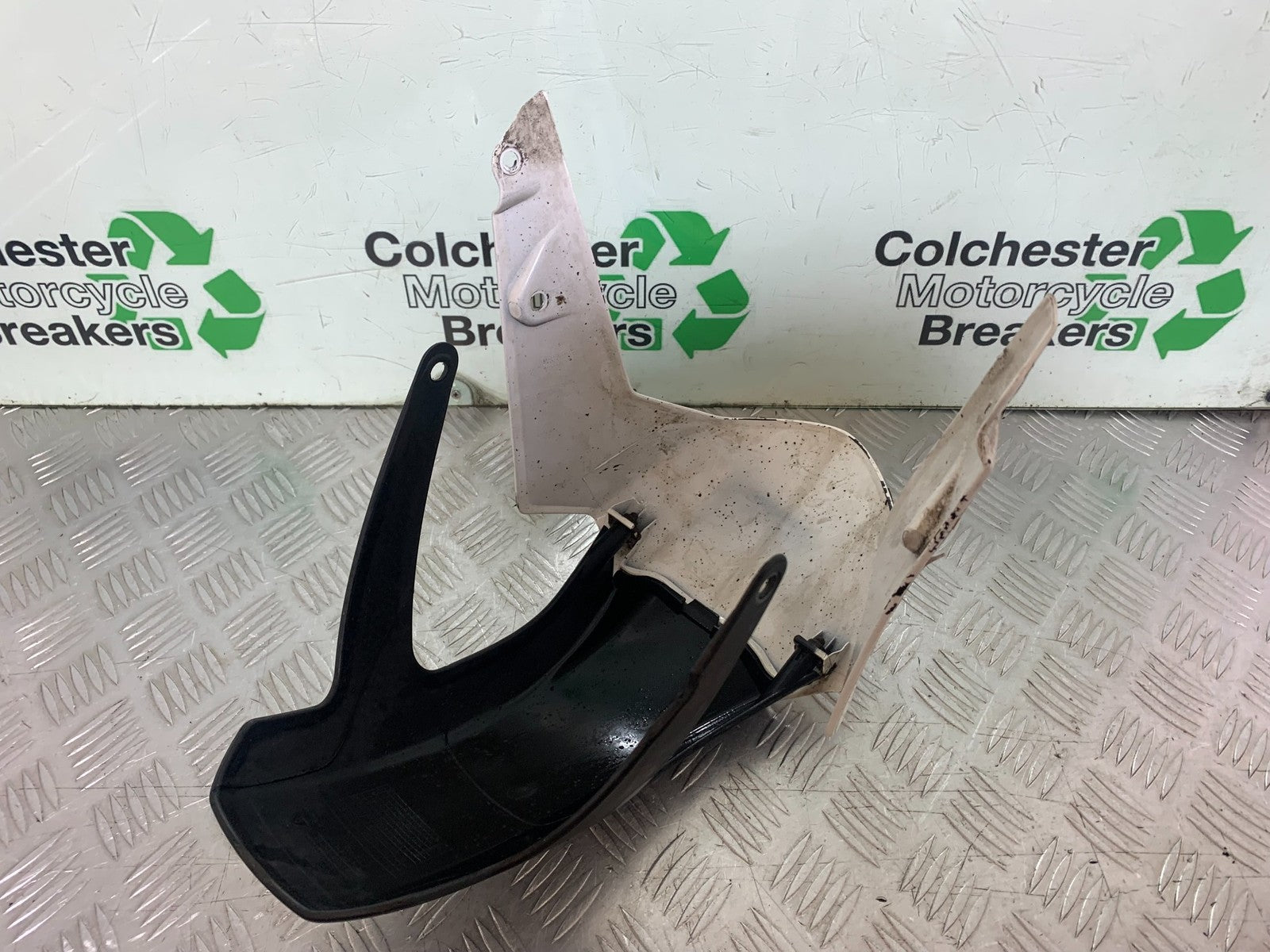 KTM DUKE 125 FRONT MUDGUARD  YEAR 2017-2022 (CMB1222)