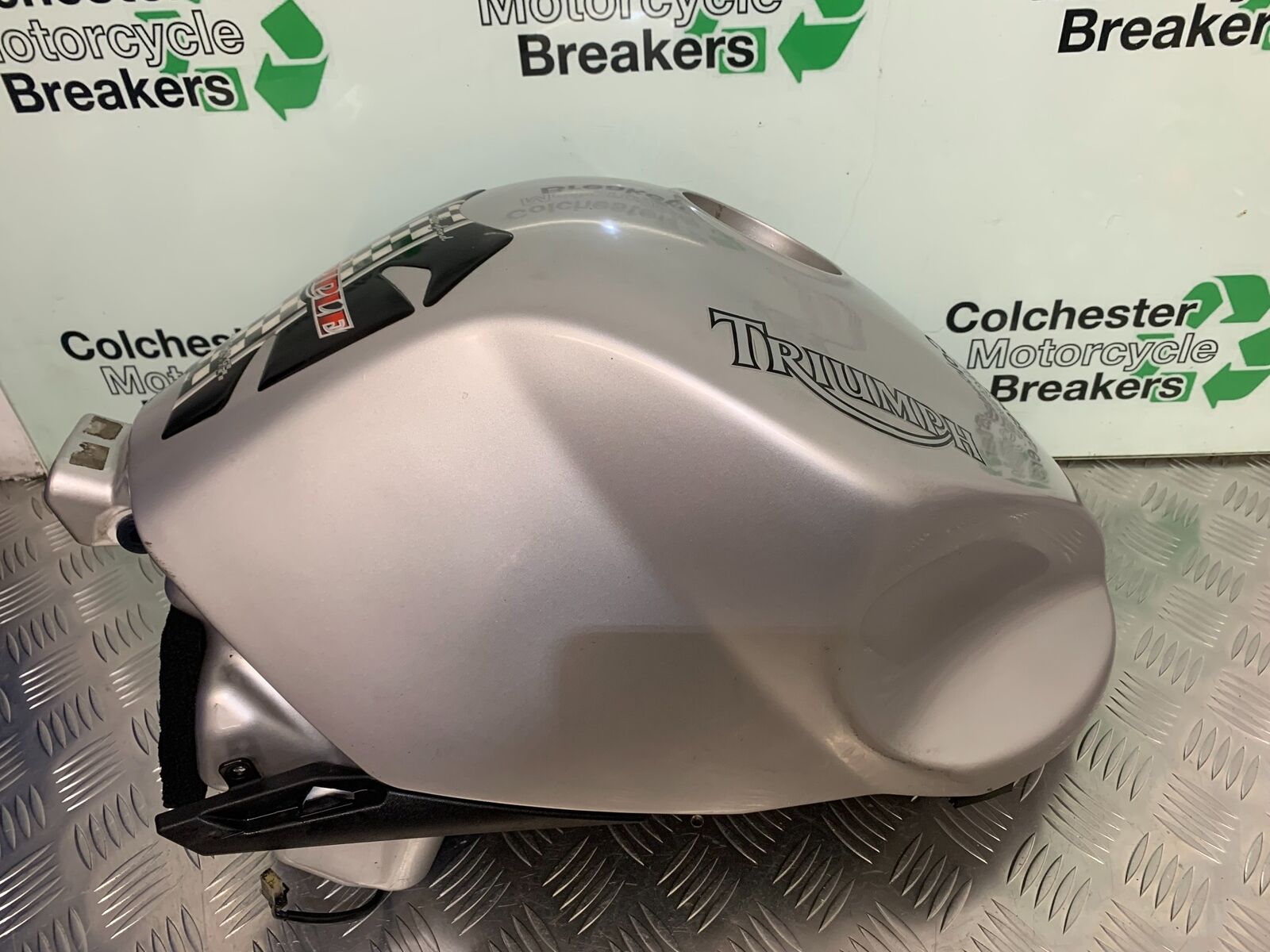 TRIUMPH 1050 SPRINT PETROL TANK YEAR 2004-2007 (STOCK 956)