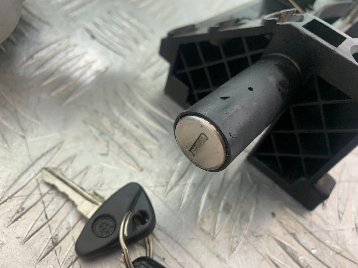 BMW R850 R R850R LOCKS AND KEY   YEAR 1994-2002 (CMB1170)