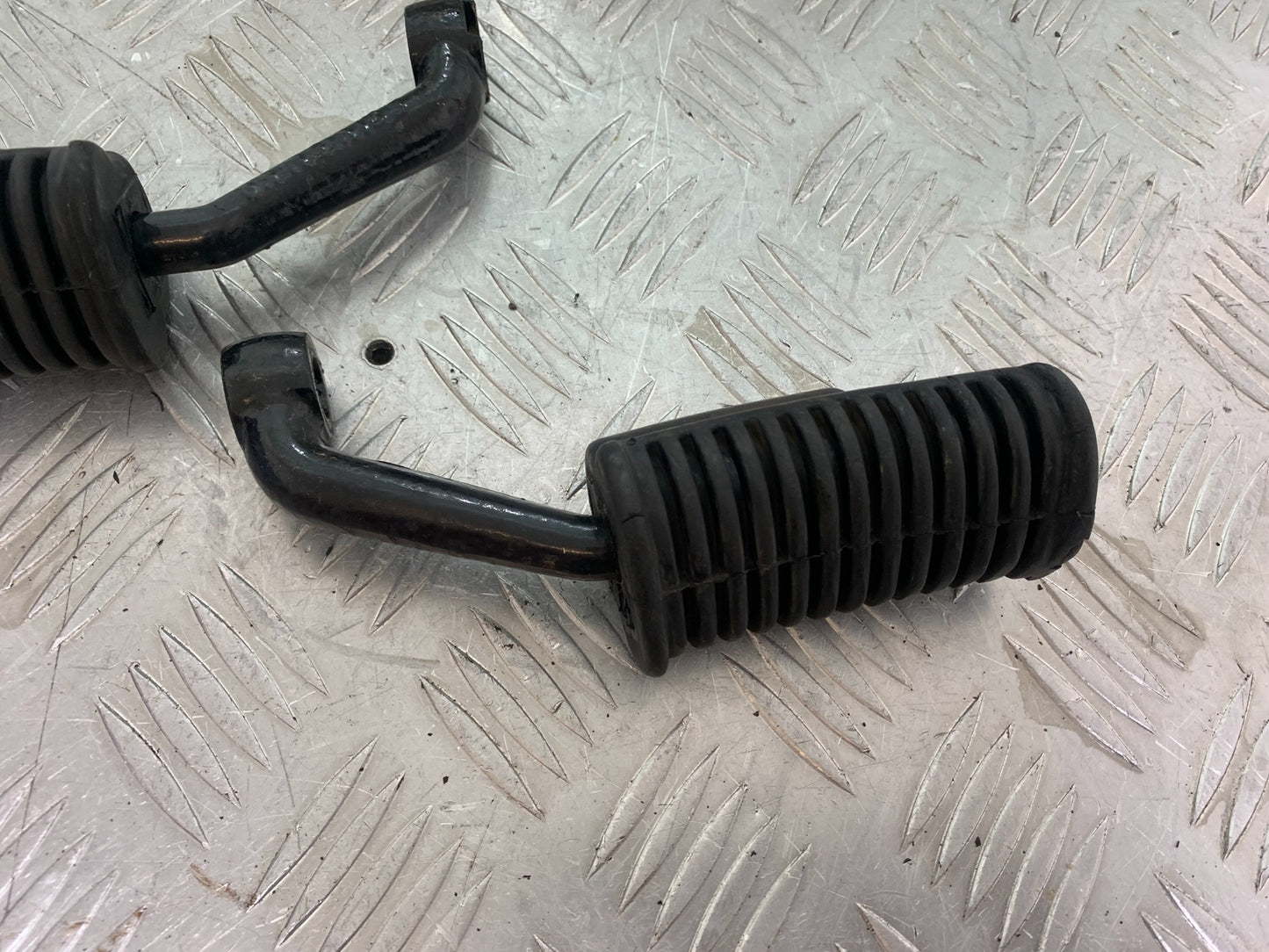 ROYAL ENFIELD BULLET 500 EFI FRONT  FOOT PEGS   YEAR 2008 - 2016 (CMB1153)