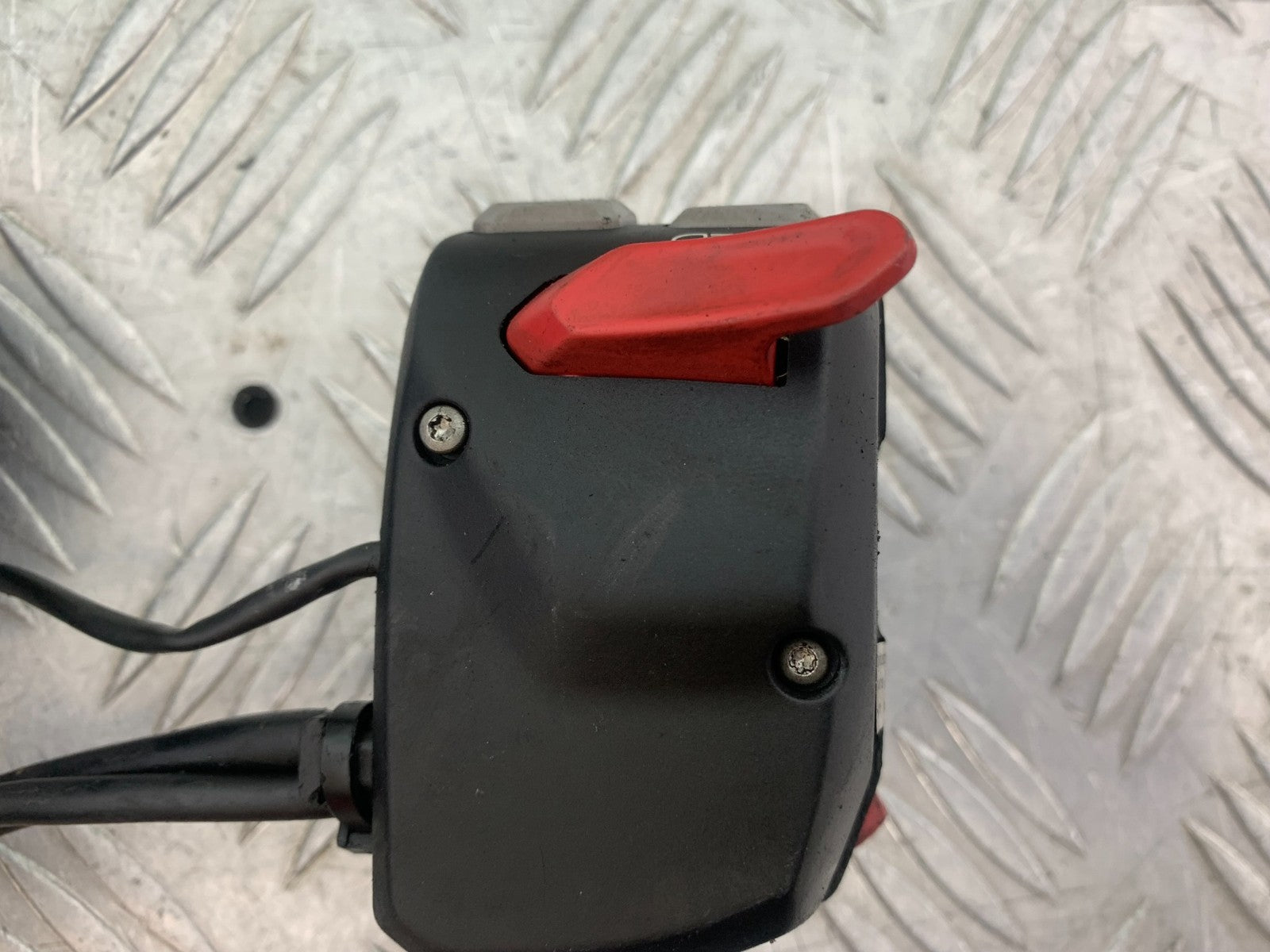 TRIUMPH TIGER 800 XRT LEFT AND RIGHT SWITCH GEARS  YEAR 2018-2020 (CMB1193)
