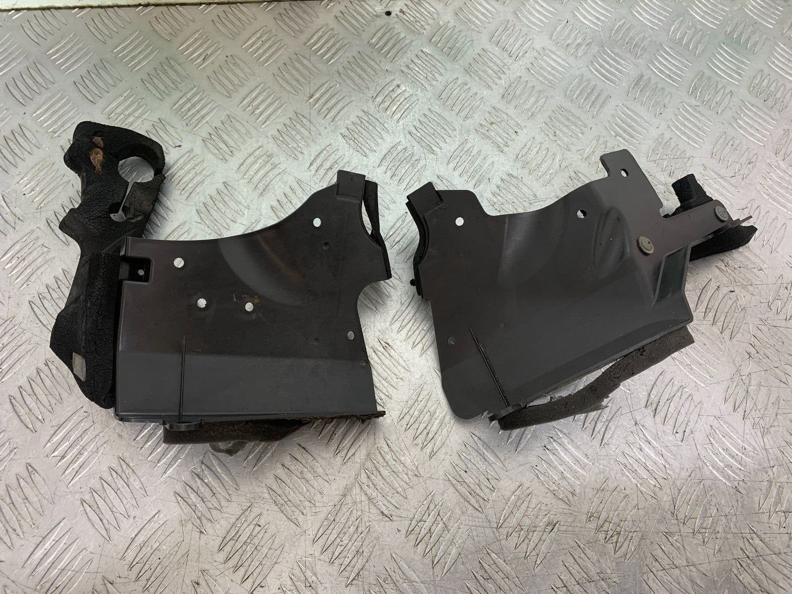 KAWASAKI GTR1400 GTR 1400 INFILL  BRACKETS   YEAR 2007-2009 (CMB1306)