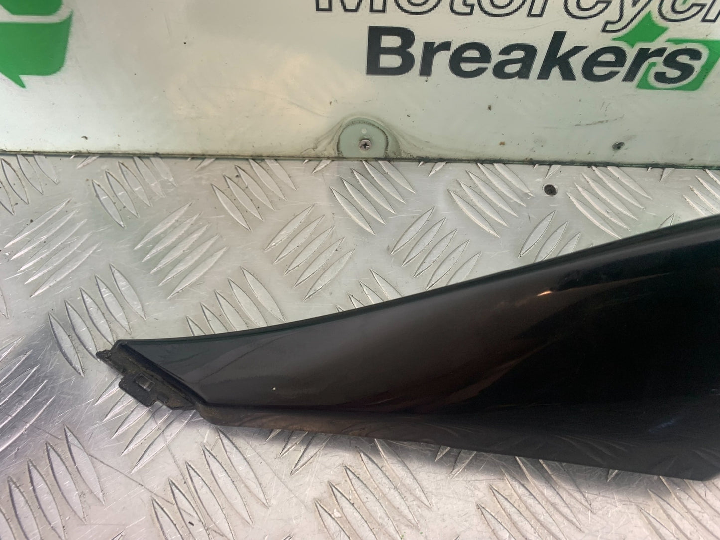 KAWASAKI ZX6R LEFT SEAT PANEL  YEAR 2009-2012 (CMB1136)