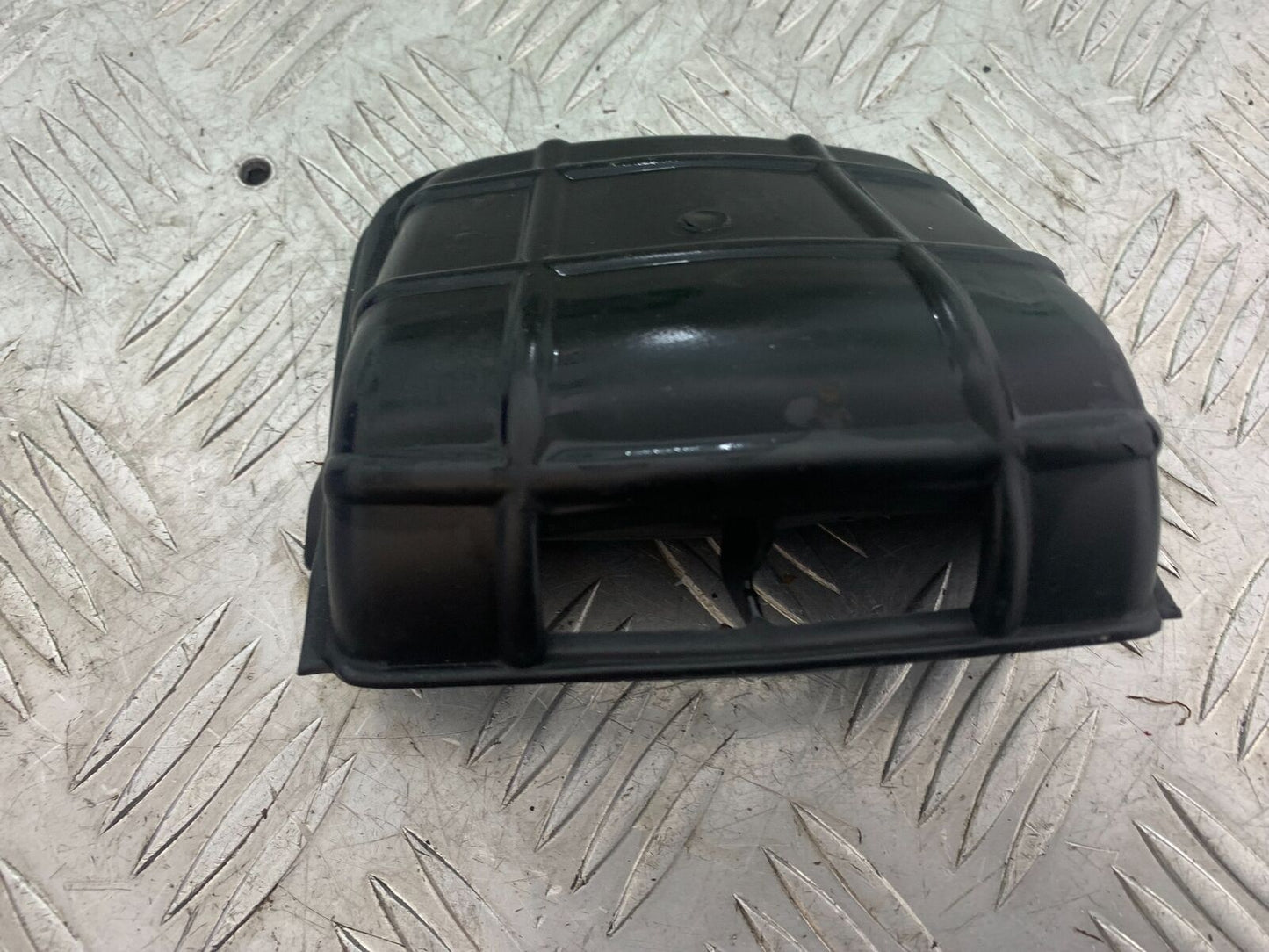YAMAHA XT125 X XT 125 X AIRBOX COVER  2005-2011 (CMB1097)