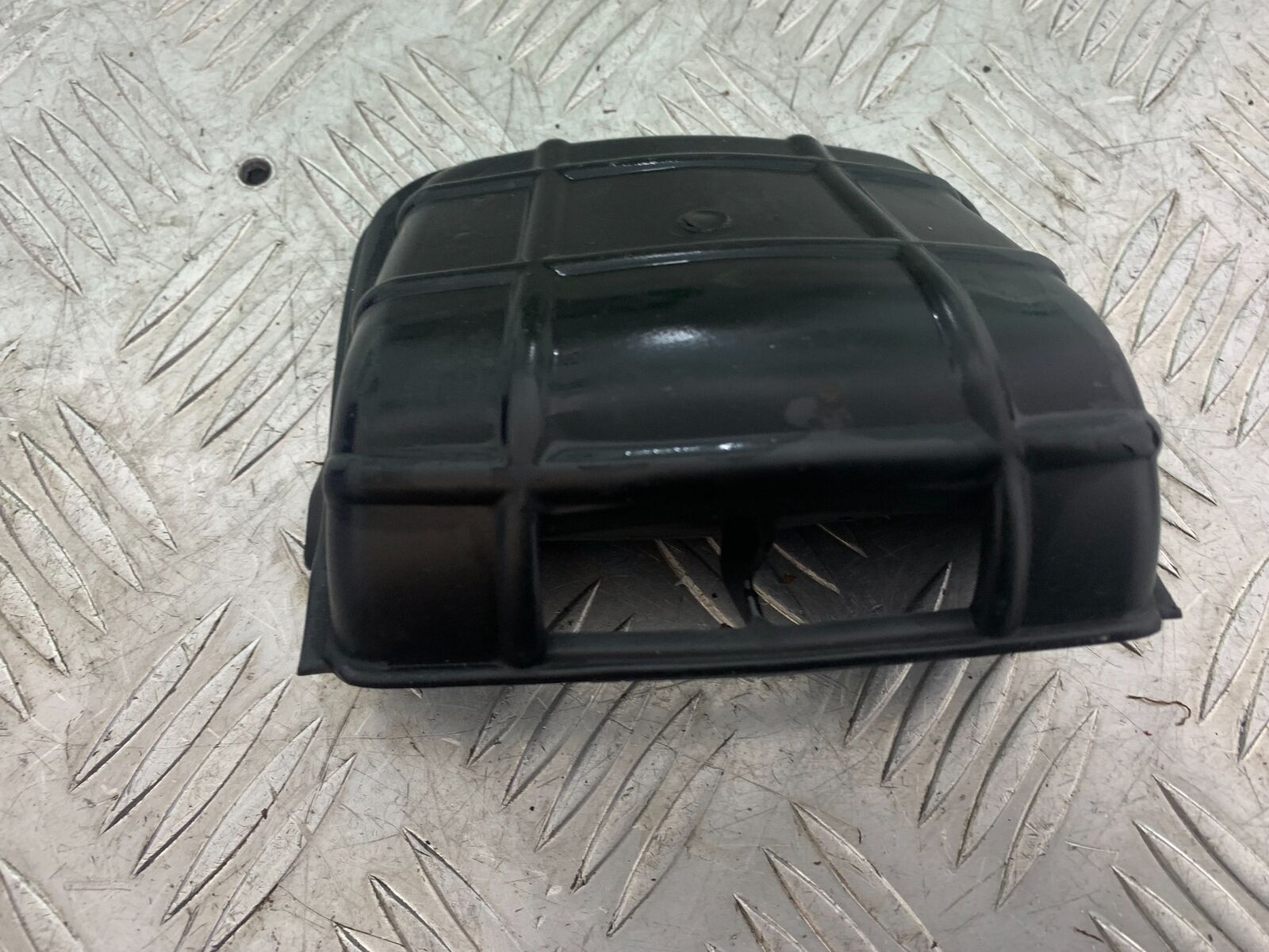 YAMAHA XT125 X XT 125 X AIRBOX COVER  2005-2011 (CMB1097)
