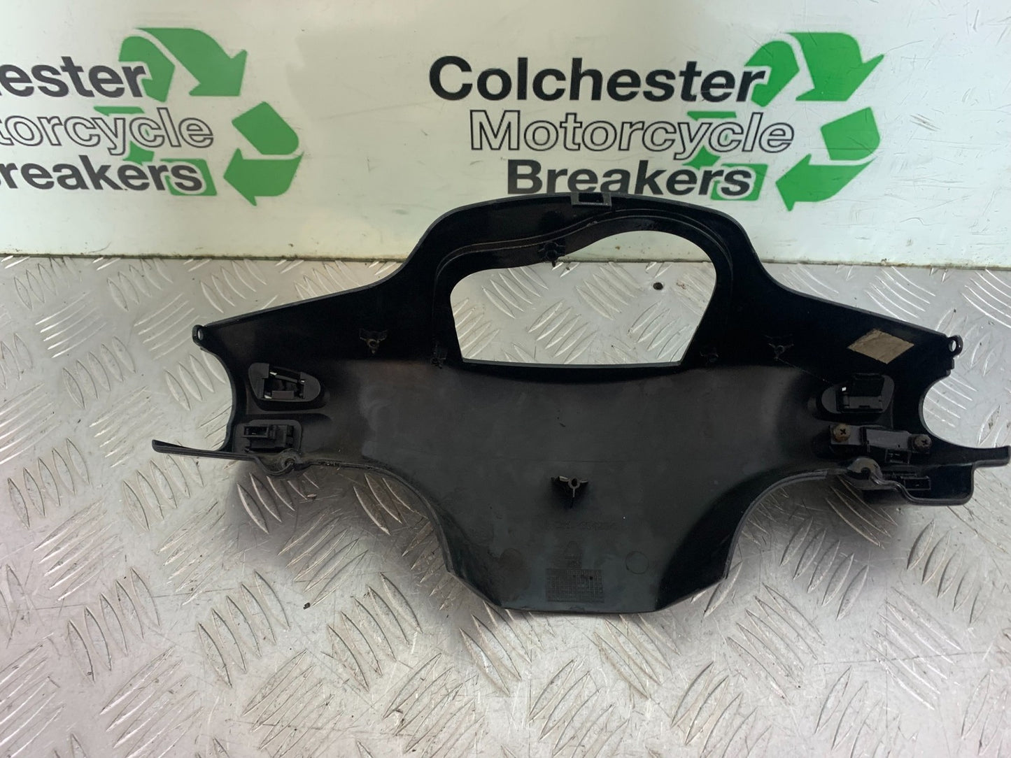 PIAGGIO VESPA LXS S 50 CLOCKS SURROUND & SWITCHES    YEAR 2007-2016 (CMB1290)