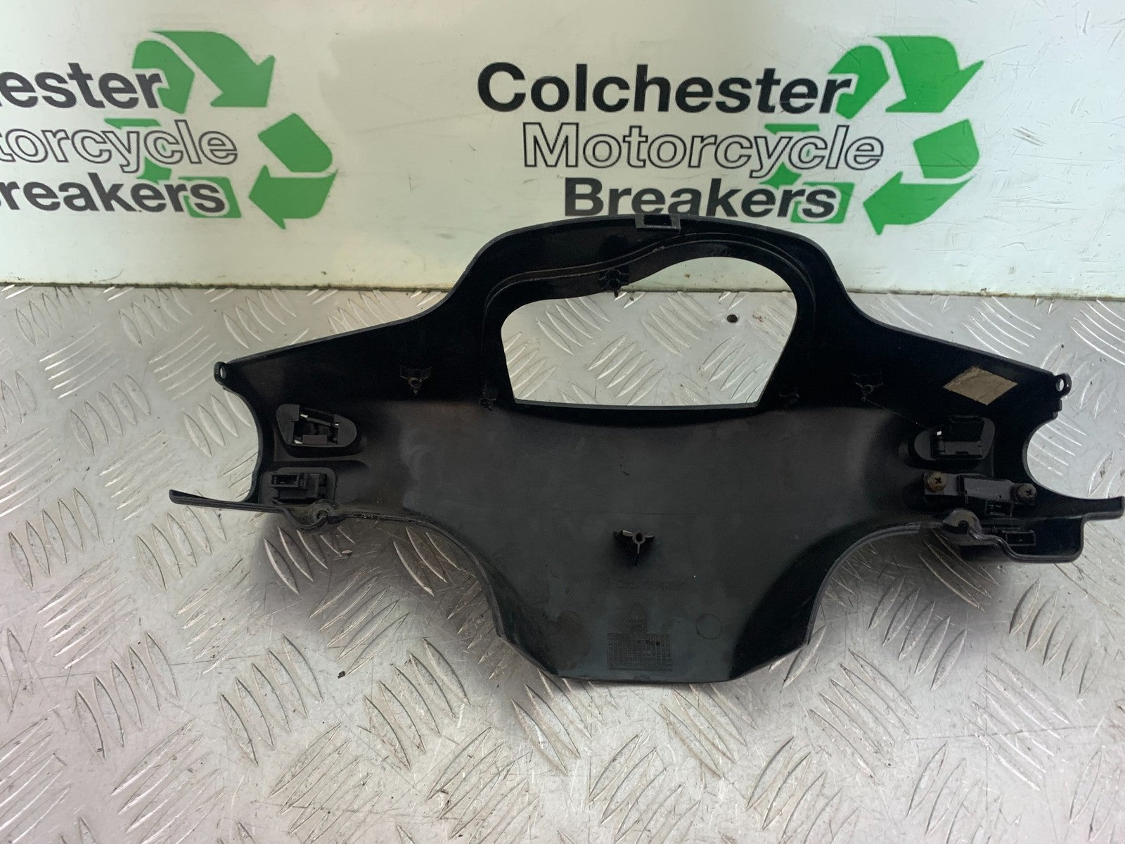 PIAGGIO VESPA LXS S 50 CLOCKS SURROUND & SWITCHES    YEAR 2007-2016 (CMB1290)