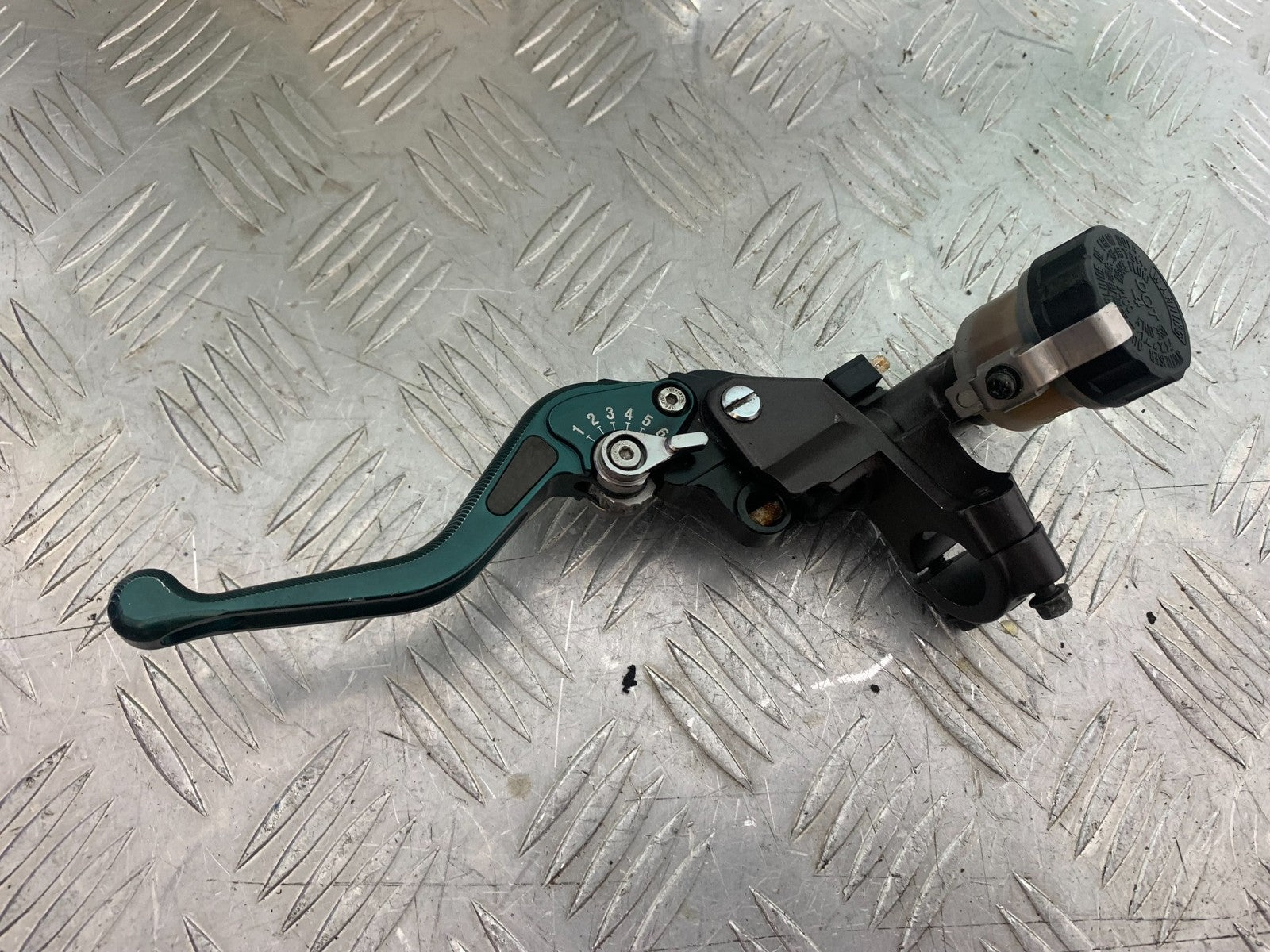HONDA CBR1000 rr FIREBLADE CLUTCH MASTER CYLINDER   YEAR 2006 (CMB1220)