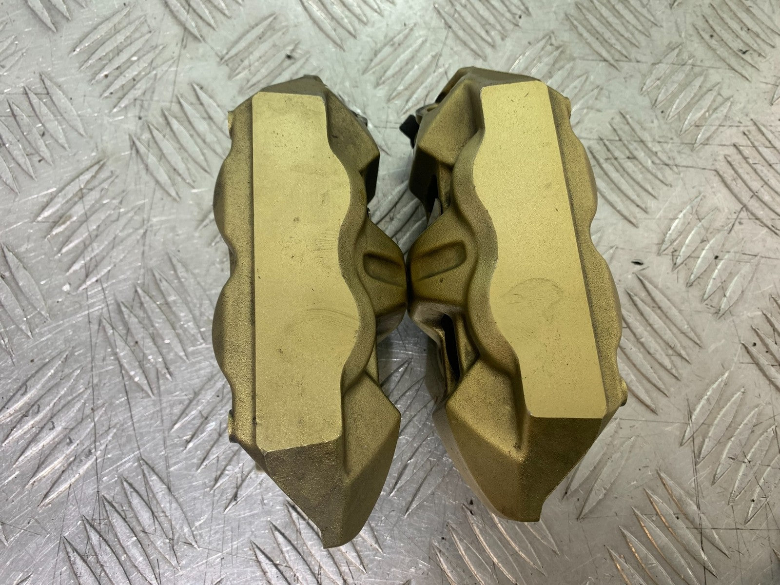 APRILIA RSV4 FACTORY BREMBO FRONT CALIPERS   YEAR 2009-2012 (CMB1224)