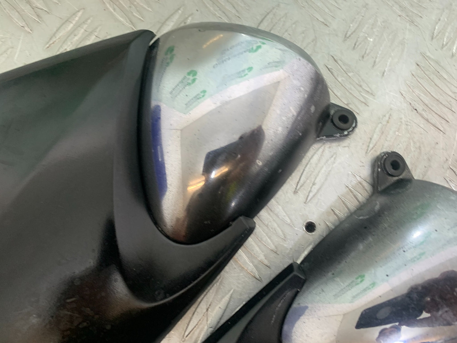 SUZUKI GSF600 GSF 600 BANDIT LEFT & RIGHT PANELS YEAR 2001-2003 (CMB1157)
