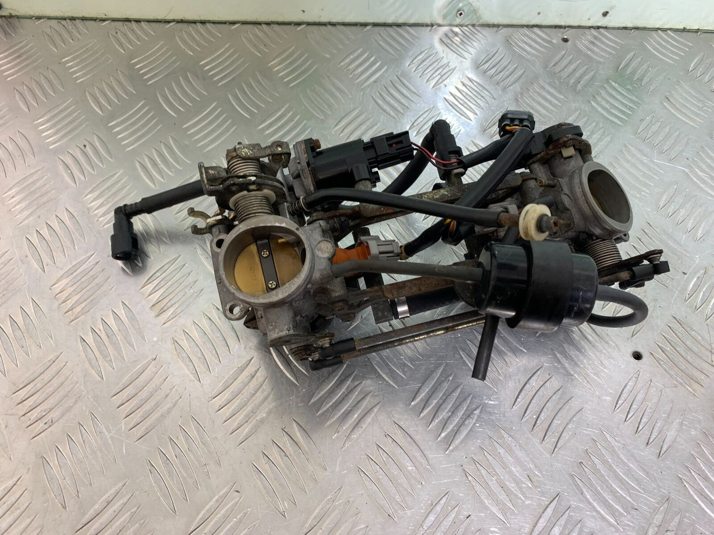 SUZUKI SV650 SV 650 THROTTLE BODIES  YEAR 2003-2006 (CMB1024)