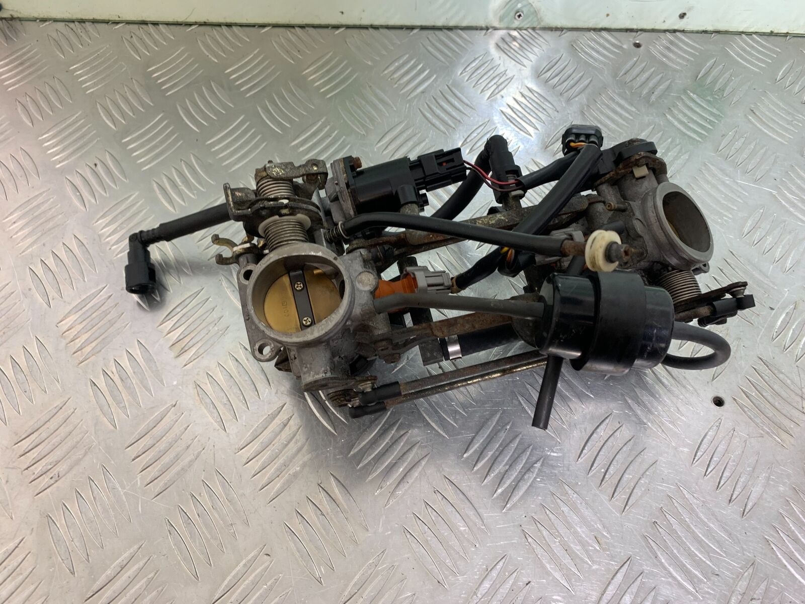 SUZUKI SV650 SV 650 THROTTLE BODIES  YEAR 2003-2006 (CMB1024)