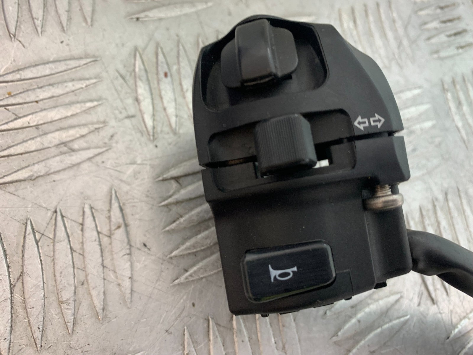 APRILIA TUONO 1000 V4R LEFT SWITCH GEAR YEAR 2011-13  (CMB1316)