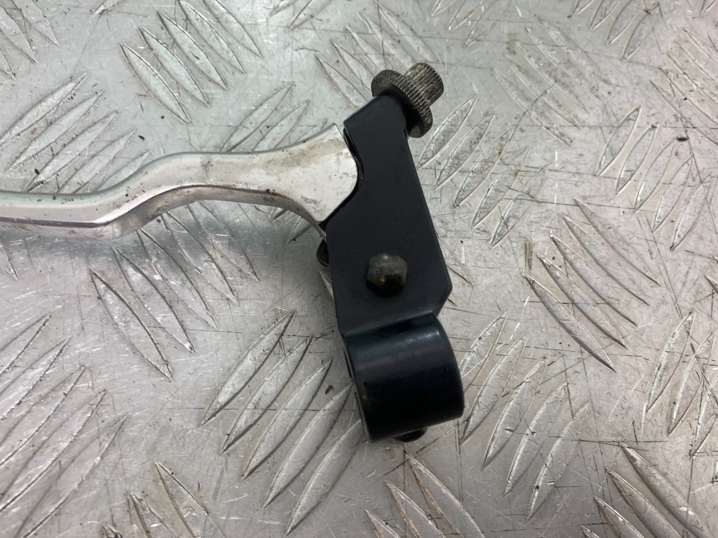 SUZUKI GSF600 GSF 600 BANDIT CLUTCH LEVER AND BRACKET  2000-2004 (CMB1269)