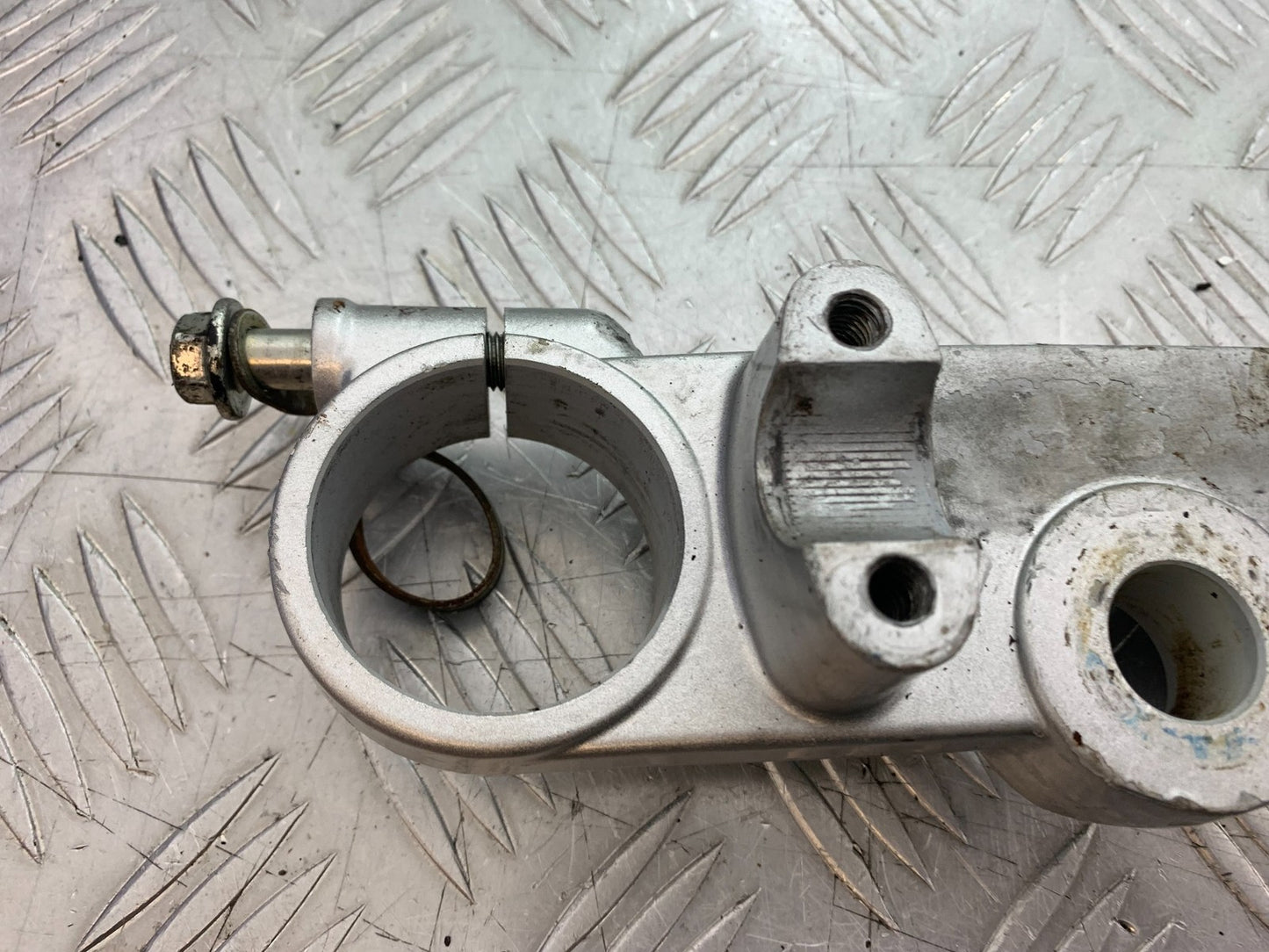 QINGQI QM125 GY-2B TOP YOKE   YEAR 2016 (CMB1228)