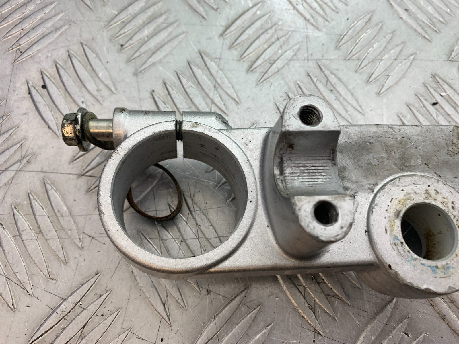 QINGQI QM125 GY-2B TOP YOKE   YEAR 2016 (CMB1228)