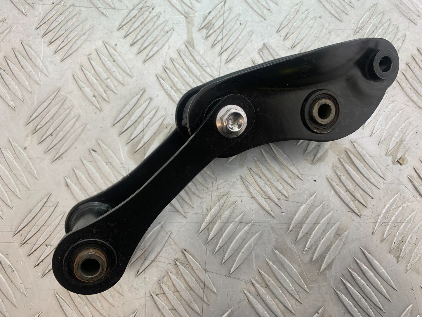 TRIUMPH TRIDENT 660 REAR SHOCK LINKAGE   YEAR 2021-2024 (CMB1148)
