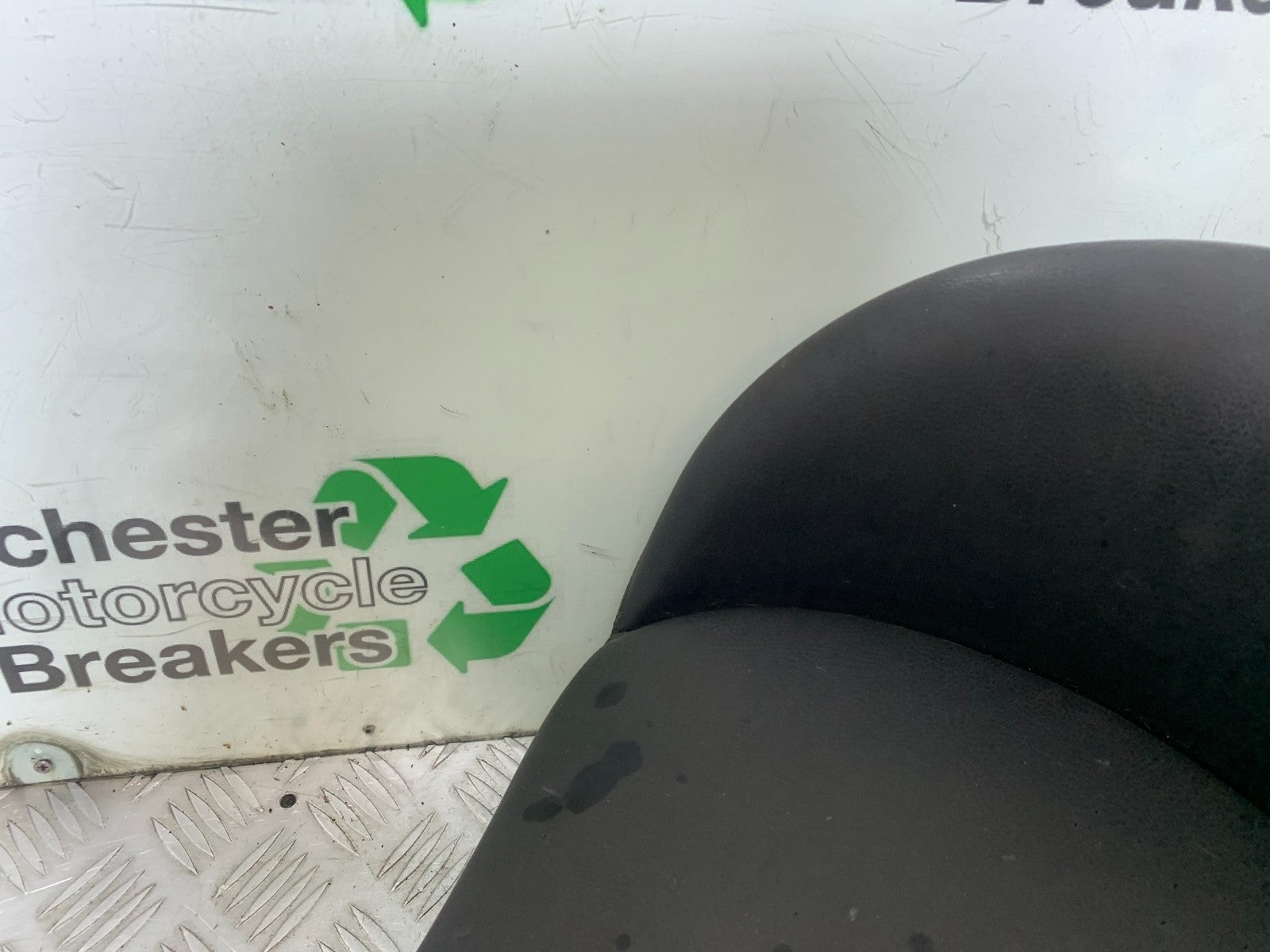 BMW K1200 K 1200 LT FRONT SEAT  YEAR 1999-07 (CMB1271)
