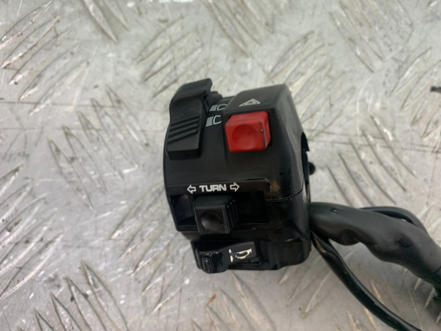 HONDA CBR1000 rr FIREBLADE LEFT SWITCH GEAR  YEAR 2006 (CMB1220)