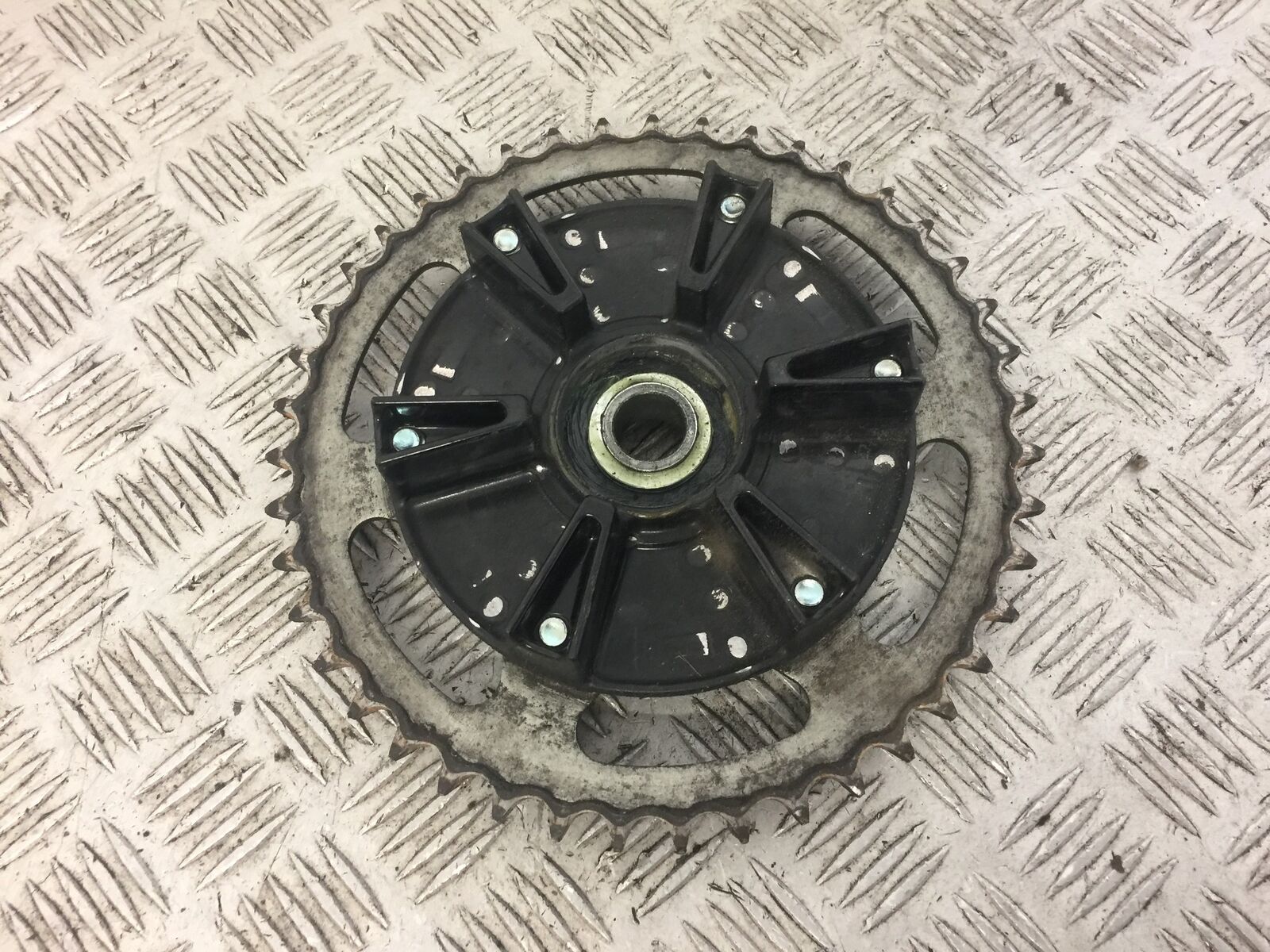 YAMAHA MT07 MT-07 TRACER REAR SPROCKET CARRIER  YEAR 2016 (STOCK 642)