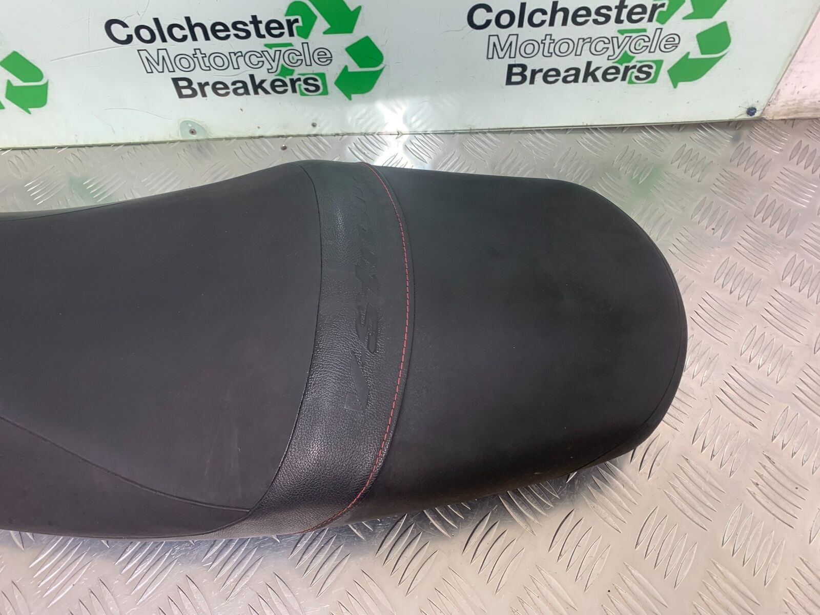 SUZUKI DL 650 V-STROM SEAT  YEAR 2016 (STOCK 996)