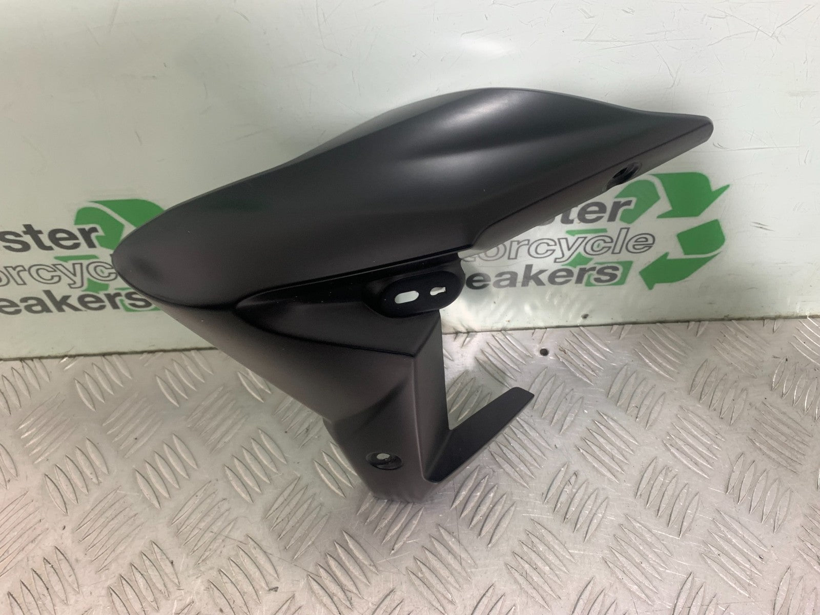 TRIUMPH 675 STREET TRIPLE RX LEFT RADIATOR COWL  2015-2017 (CMB1299)