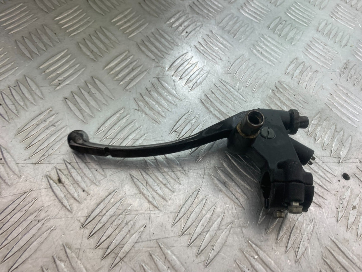 BENELLI BN125 BN 125 CLUTCH LEVER AND BRACKET  YEAR 2018-2021 (CMB1245)