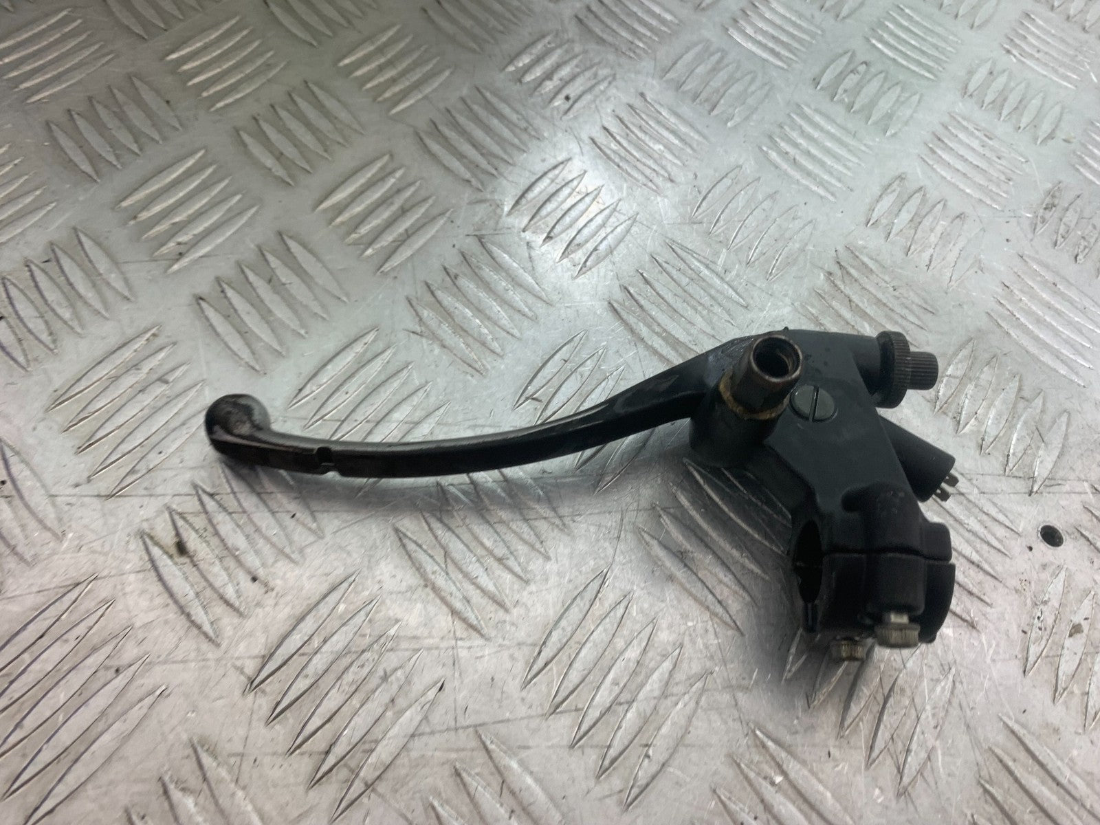 BENELLI BN125 BN 125 CLUTCH LEVER AND BRACKET  YEAR 2018-2021 (CMB1245)