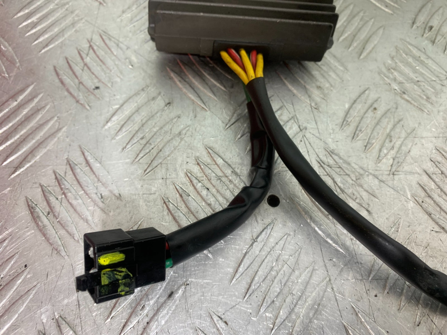 APRILIA TUONO 1000 V4R REGULATOR   YEAR 2011-13  (CMB1331)
