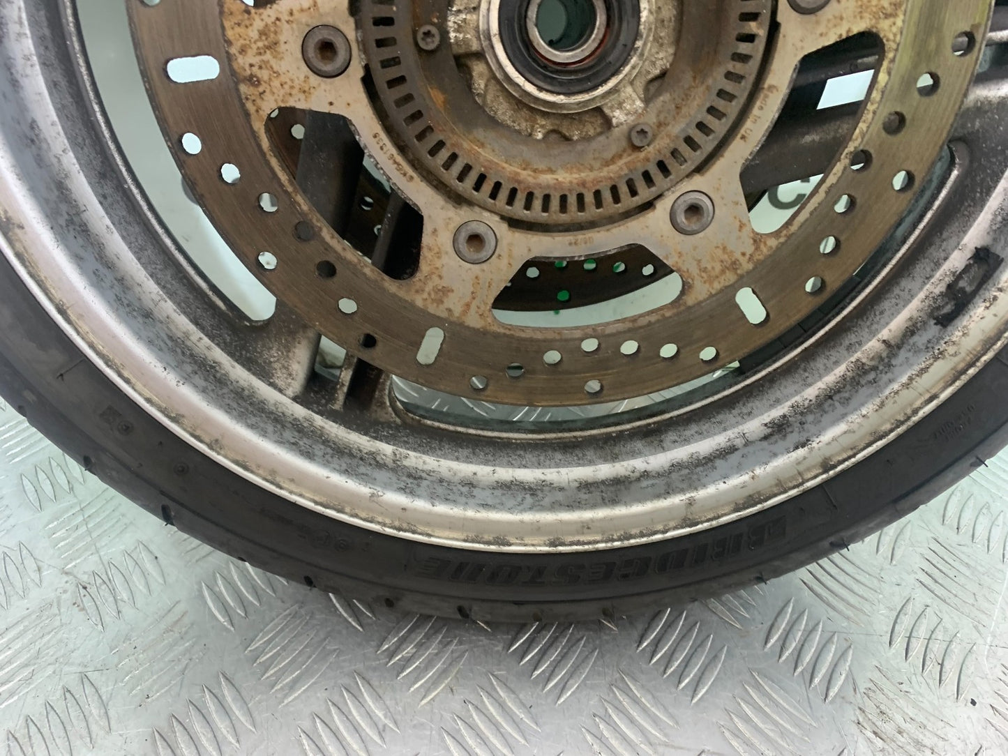 HONDA NT 700 V DEAUVILLE FRONT WHEEL   YEAR 2006-2011 (CMB1211)